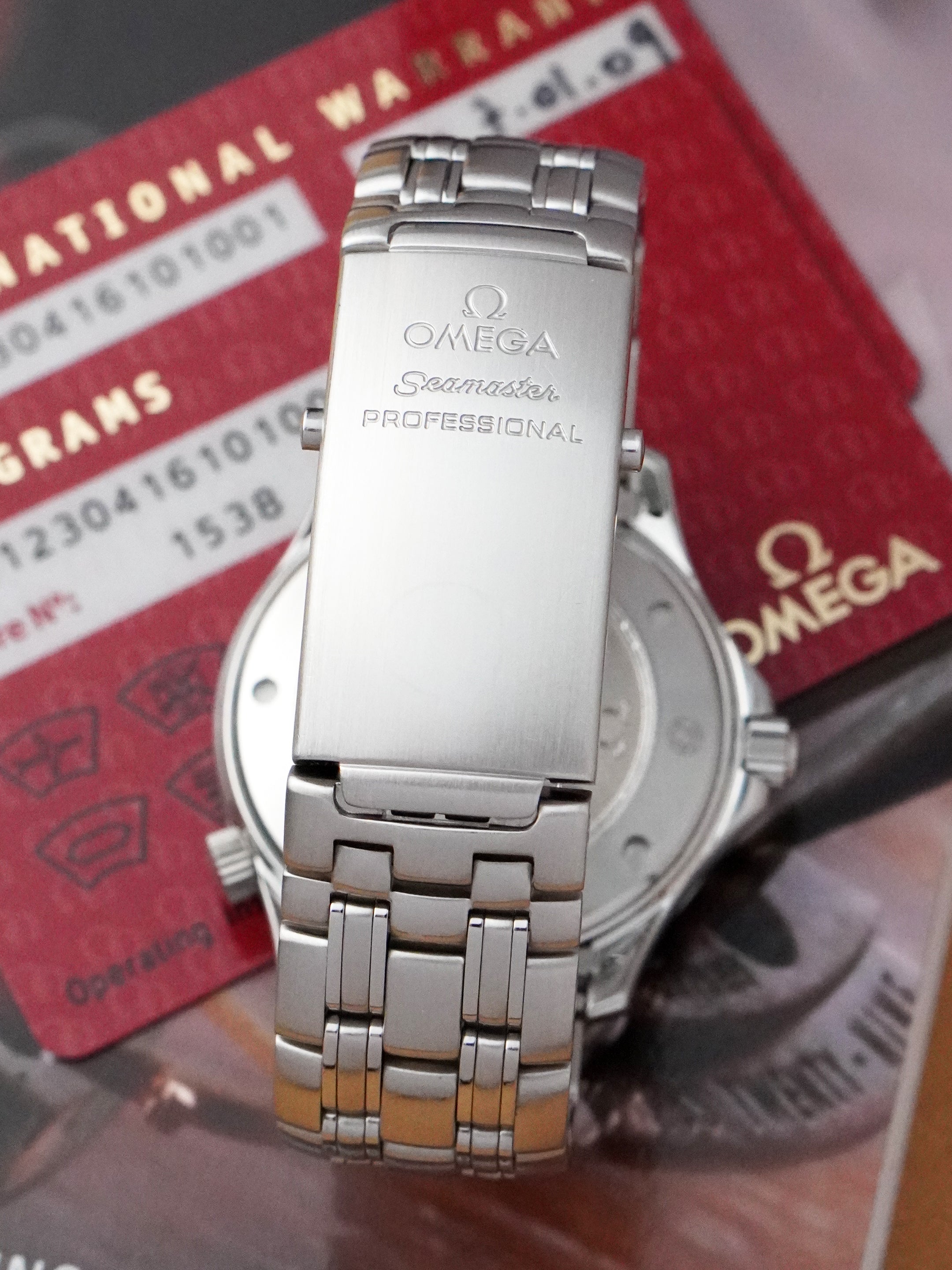 Omega Seamaster Diver 300 M 212.30.41.61.01.001 - SS, Black Dial, Quartz, Full Set (2009)