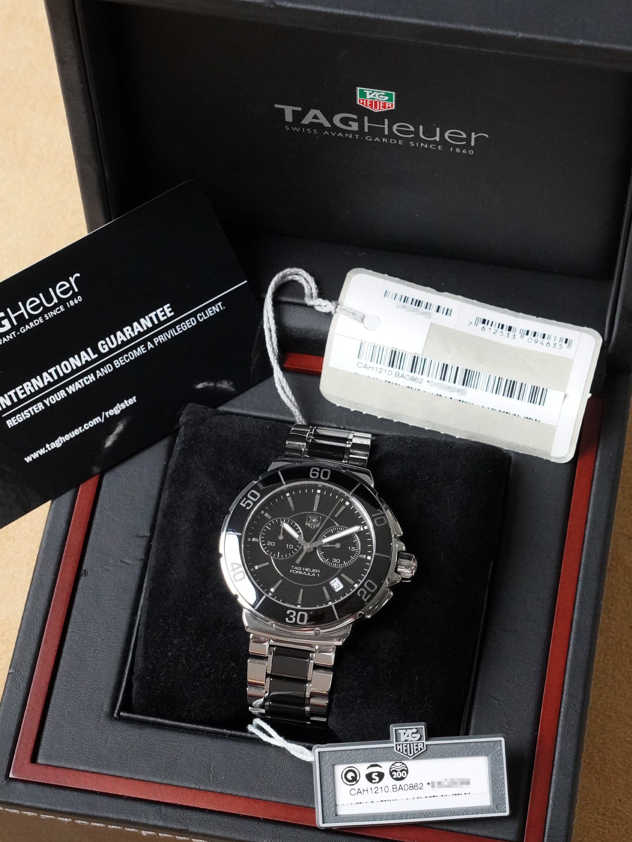 TAG Heuer Formula 1 CAH1210 - Ceramic / Stainless Steel, Black Dial, Quartz, Full Set (2011)