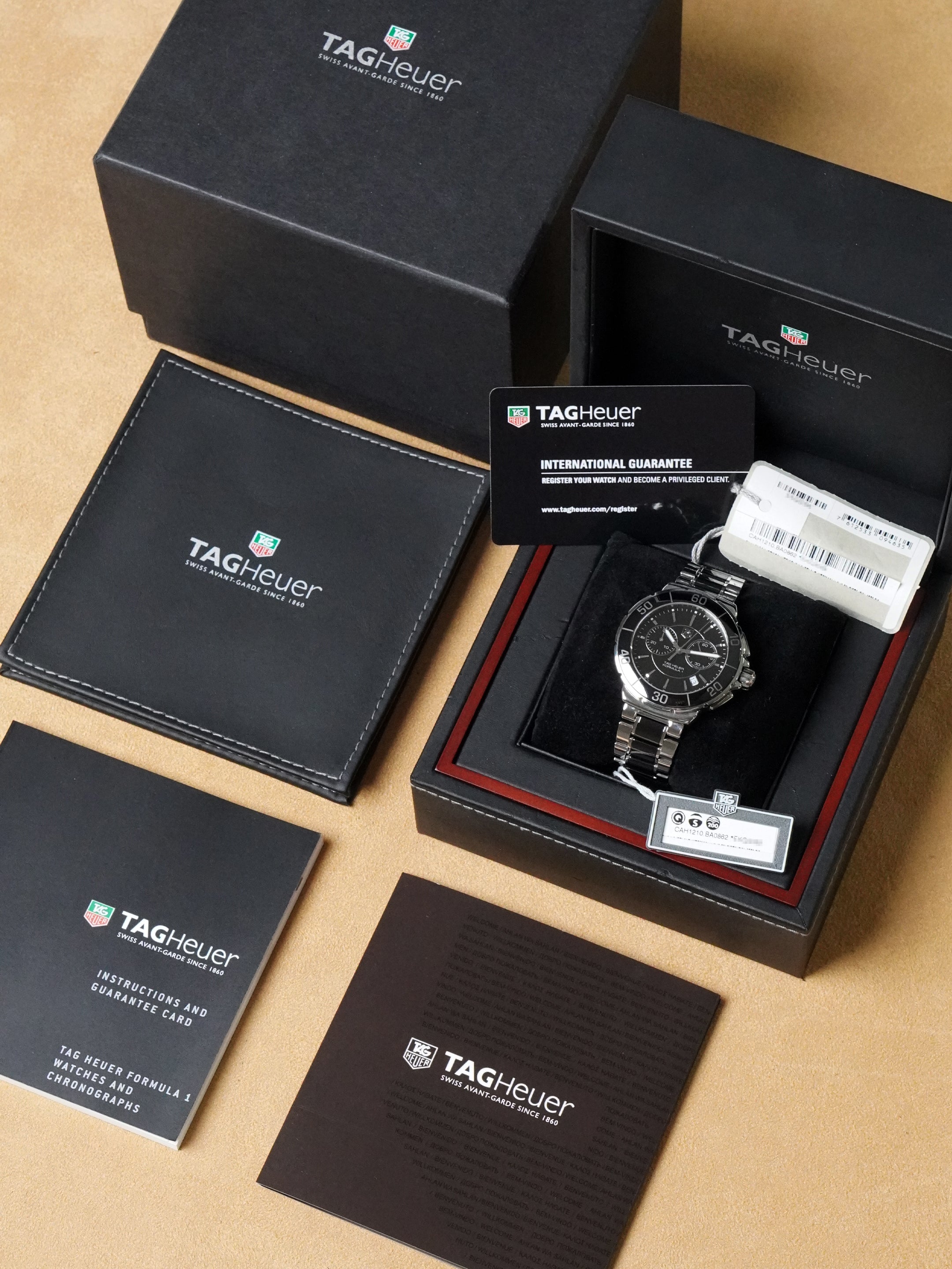 TAG Heuer Formula 1 CAH1210 - Ceramic / Stainless Steel, Black Dial, Quartz, Full Set (2011)