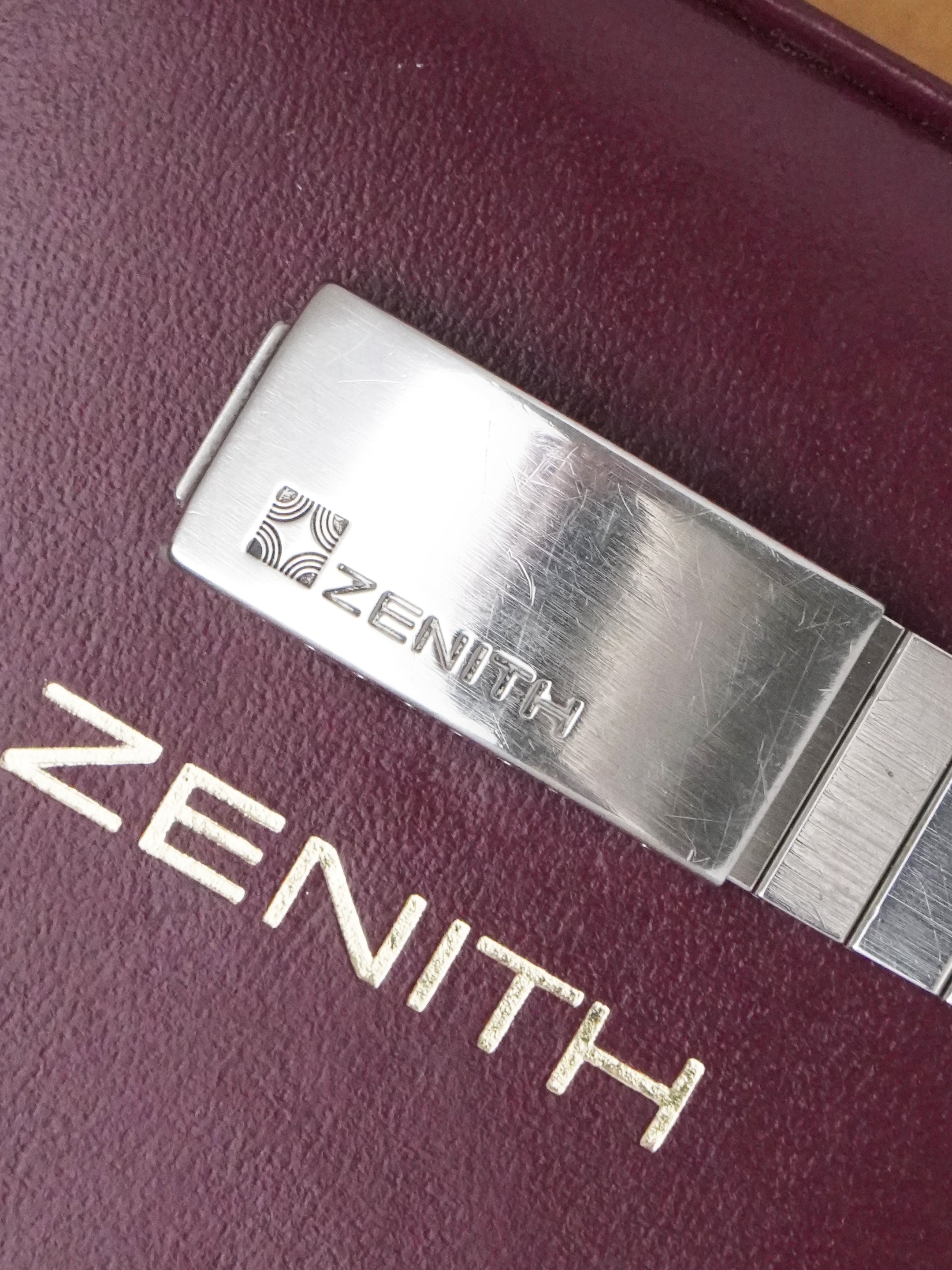 Zenith Port Royal 01.0020.490/495 - Stainless Steel, Black Dial, Quartz, Box Only (1975)