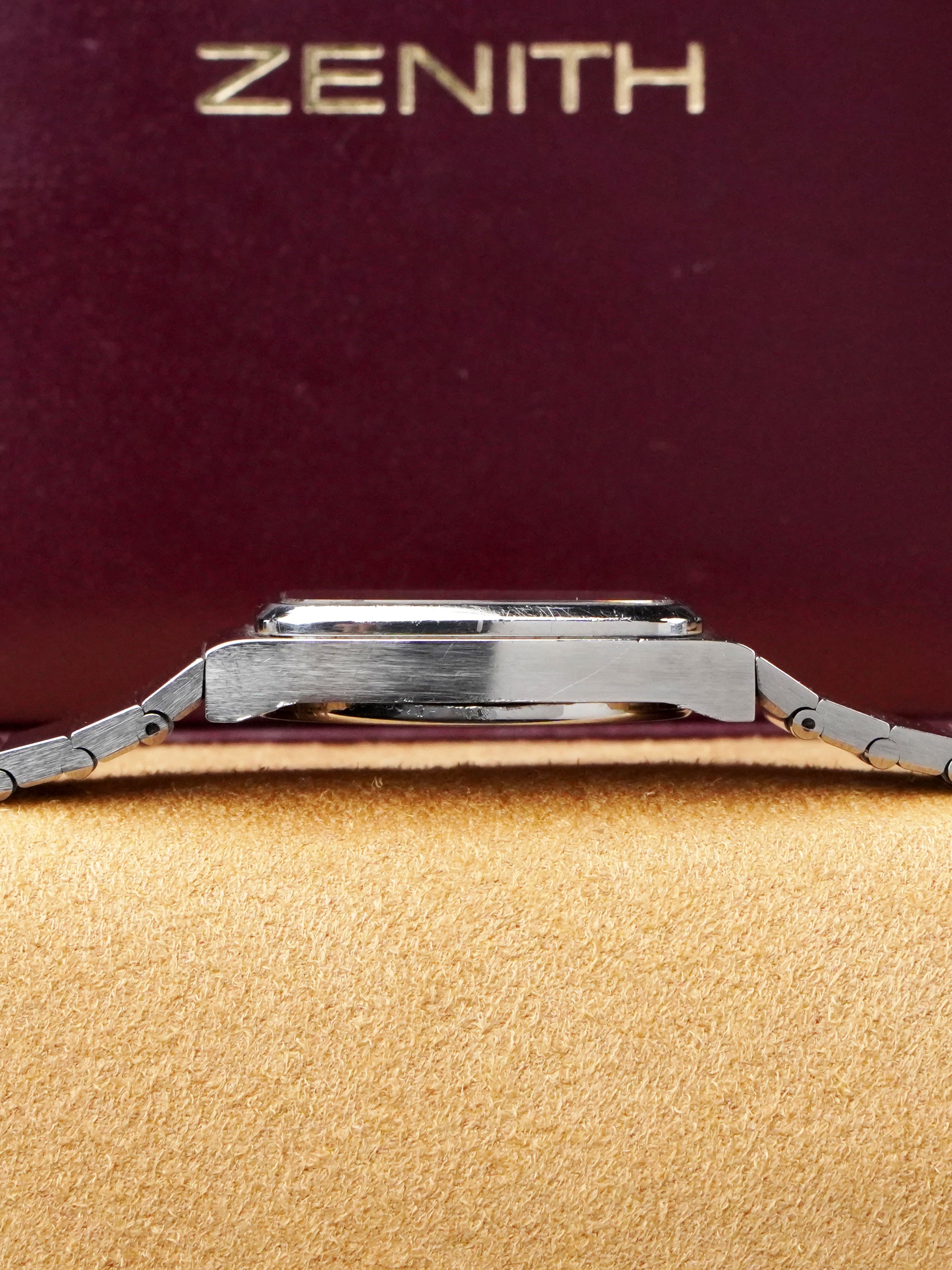 Zenith Port Royal 01.0020.490/495 - Stainless Steel, Black Dial, Quartz, Box Only (1975)