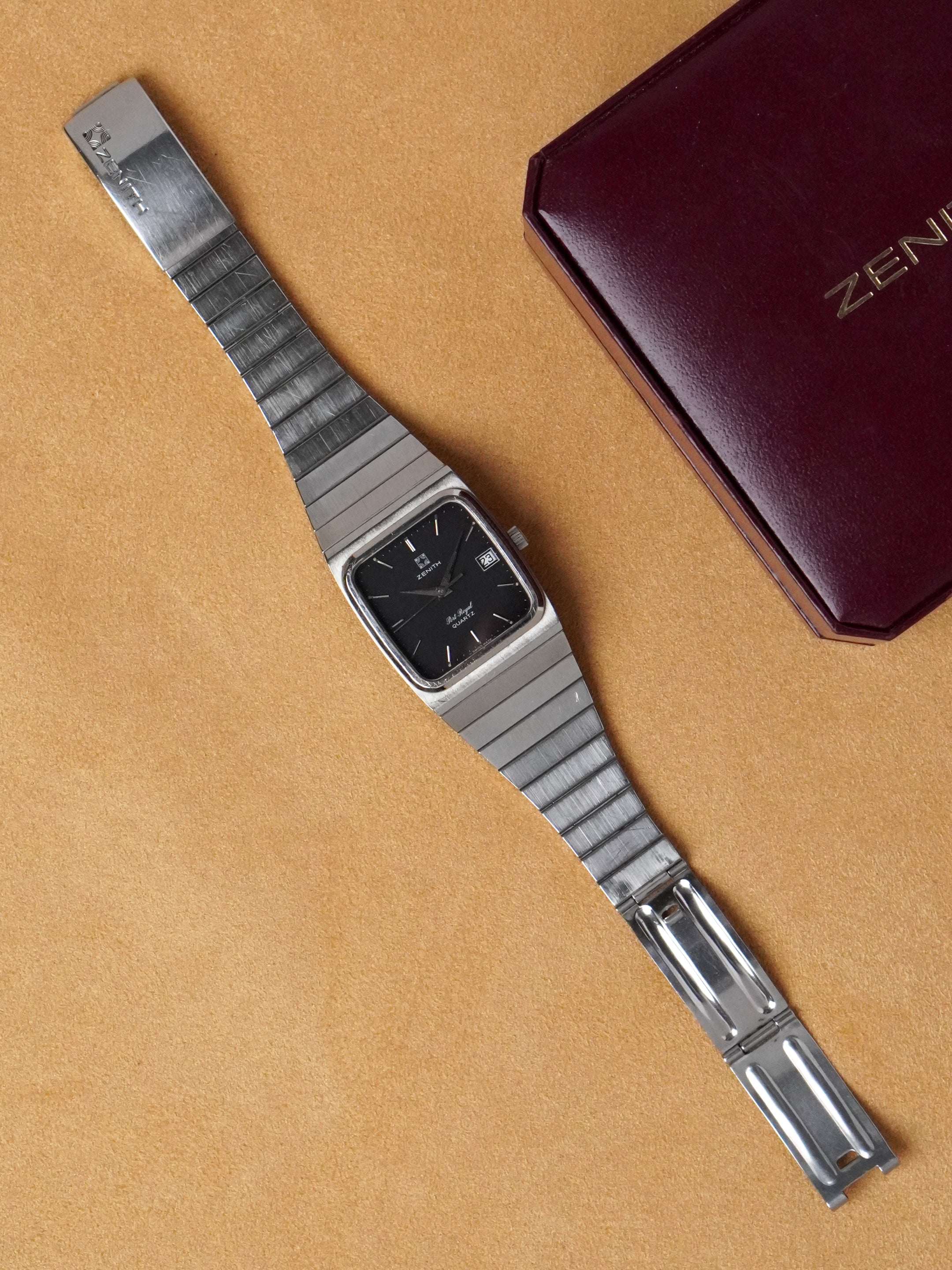 Zenith Port Royal 01.0020.490/495 - Stainless Steel, Black Dial, Quartz, Box Only (1975)