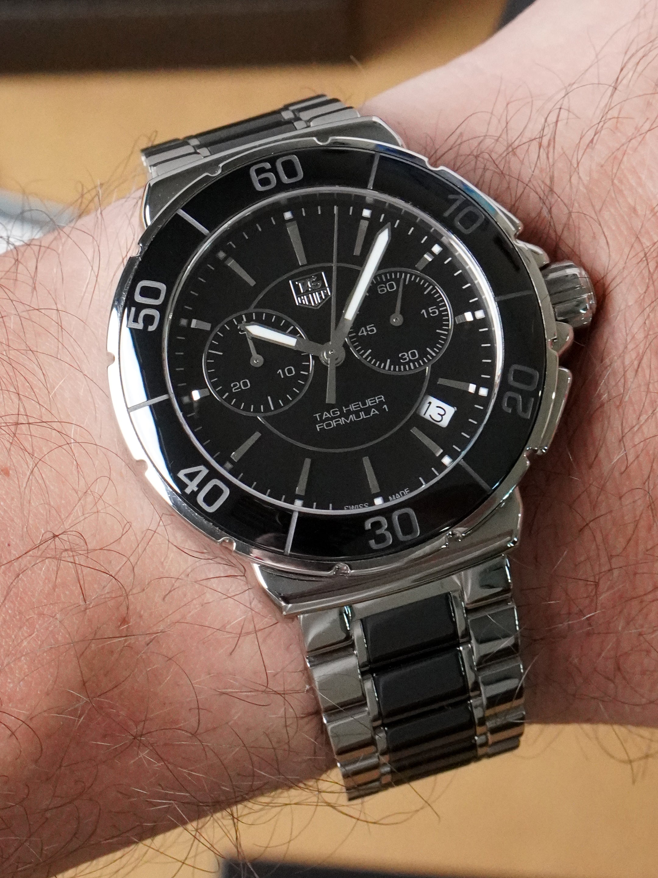 TAG Heuer Formula 1 CAH1210 - Ceramic / Stainless Steel, Black Dial, Quartz, Full Set (2011)
