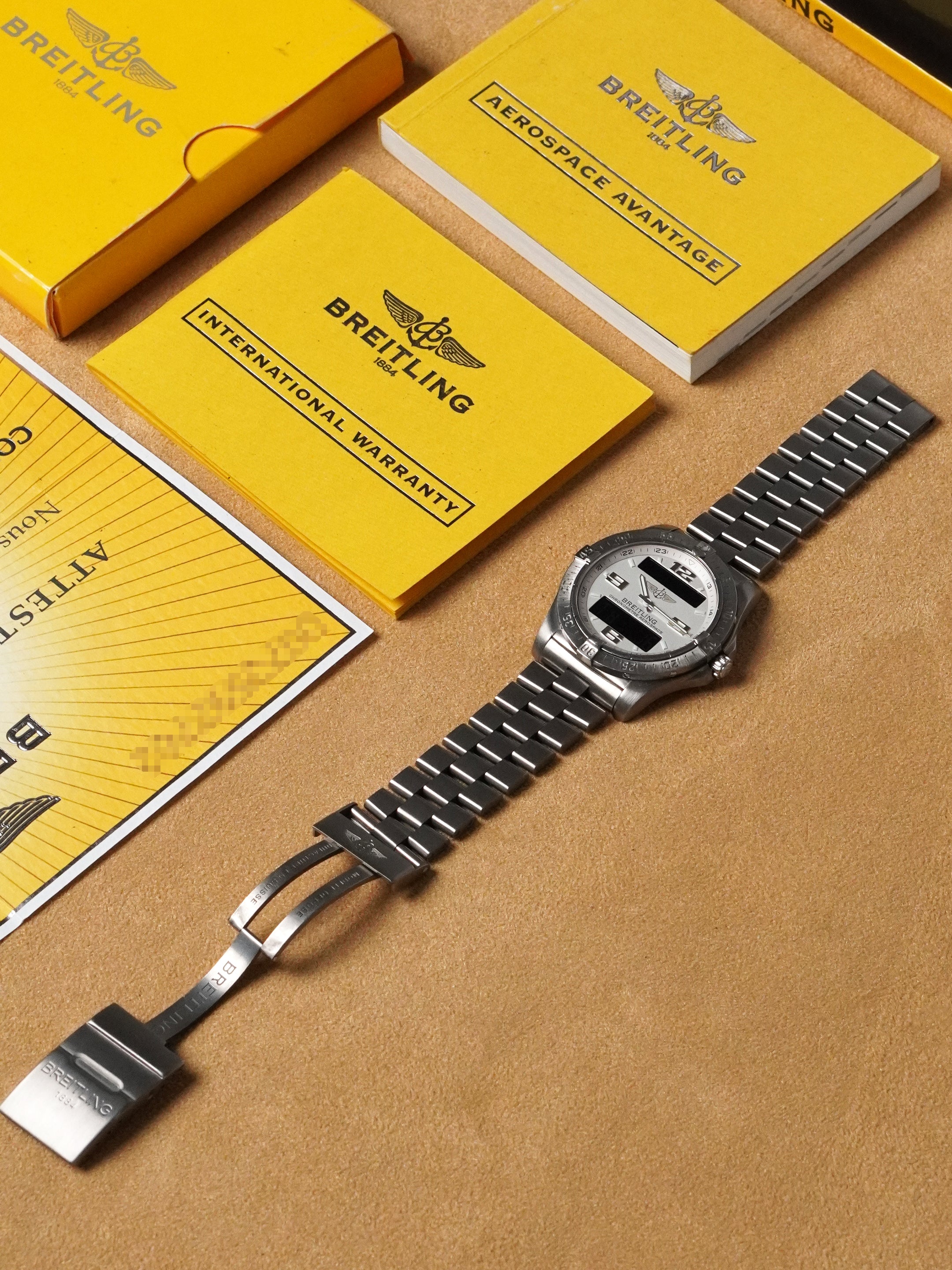 Breitling Aerospace Avantage E79362 - Titanium, White Dial, Quartz, Full Set (2007)