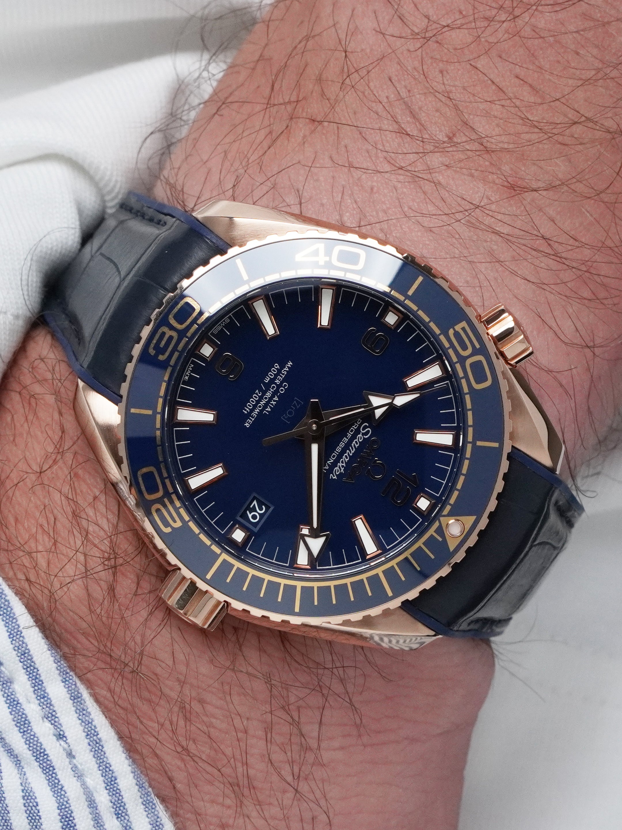 Omega Seamaster Planet Ocean 600M 215.63.44.21.03.001 - 18K Sedna Gold, Full Set (2018)