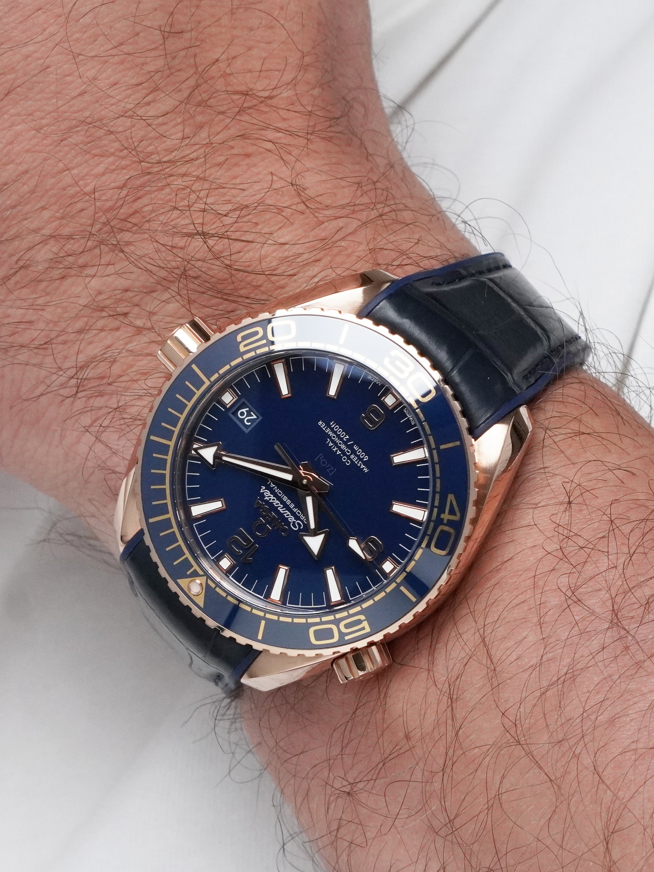 Omega Seamaster Planet Ocean 600M 215.63.44.21.03.001 - 18K Sedna Gold, Full Set (2018)