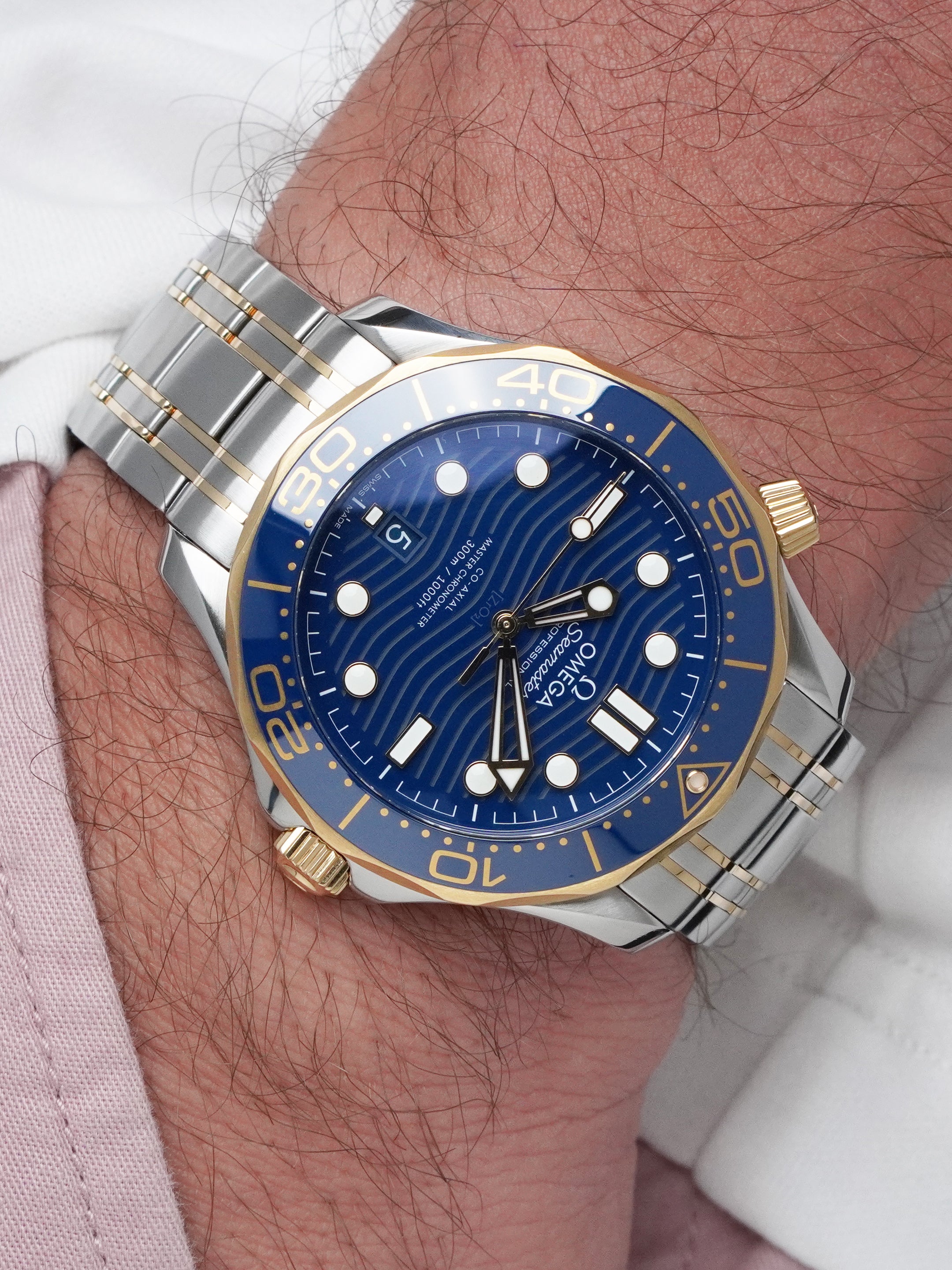 Omega Seamaster Diver 300M 210.20.42.20.03.001 - SS/18K YG, Blue Dial, Automatic, Full Set (2019)