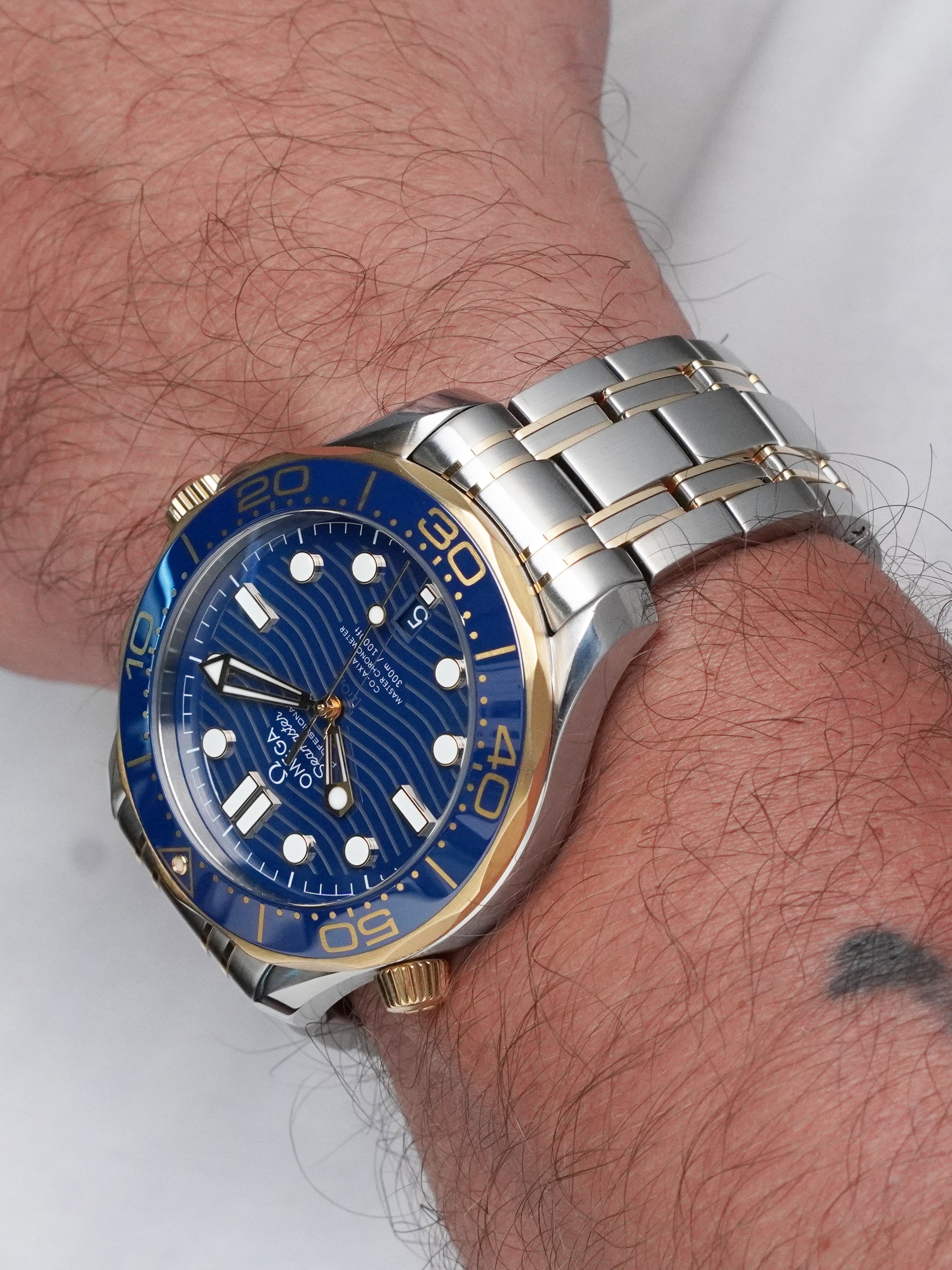 Omega Seamaster Diver 300M 210.20.42.20.03.001 - SS/18K YG, Blue Dial, Automatic, Full Set (2019)