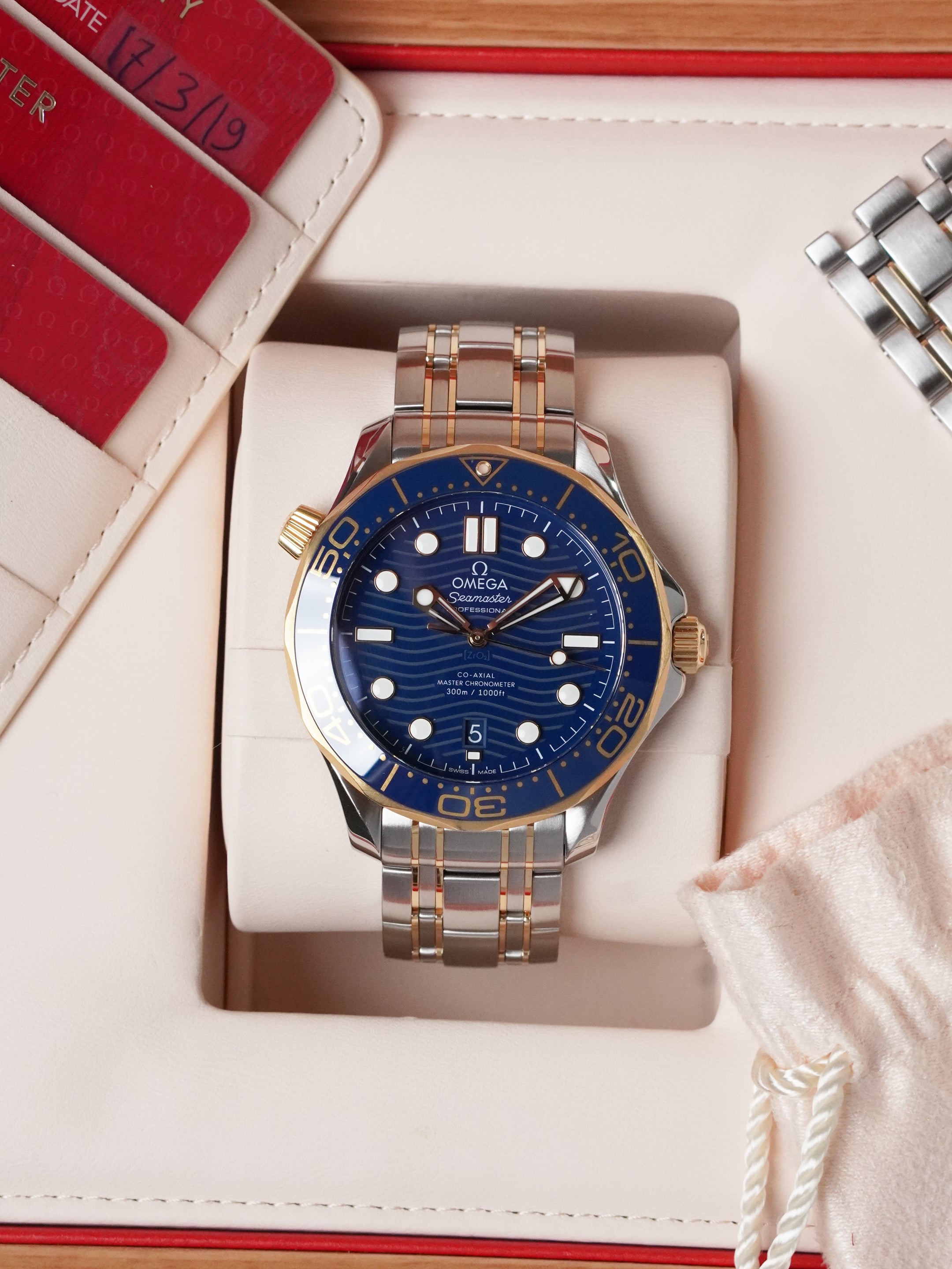Omega Seamaster Diver 300M 210.20.42.20.03.001 - SS/18K YG, Blue Dial, Automatic, Full Set (2019)