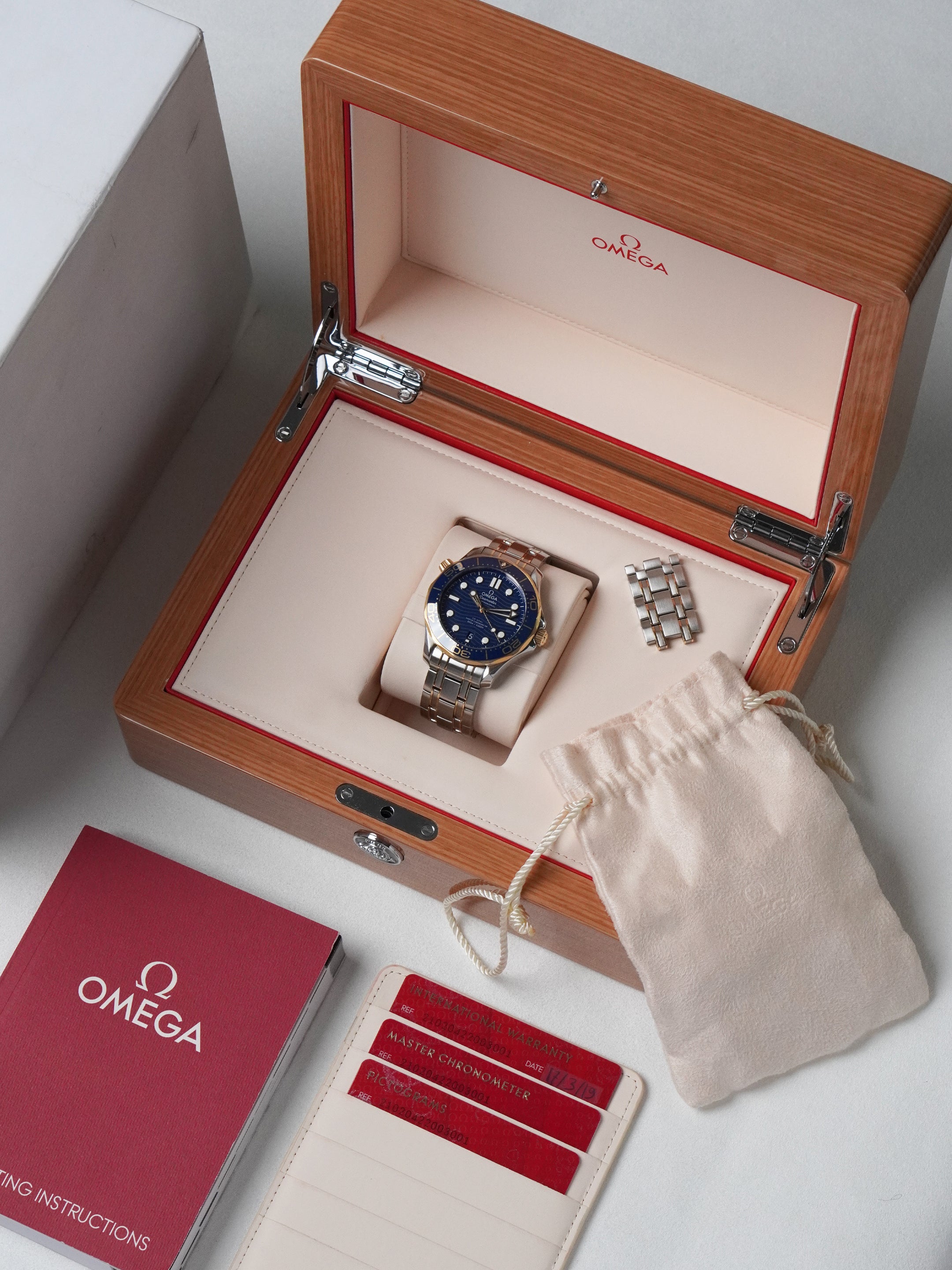 Omega Seamaster Diver 300M 210.20.42.20.03.001 - SS/18K YG, Blue Dial, Automatic, Full Set (2019)