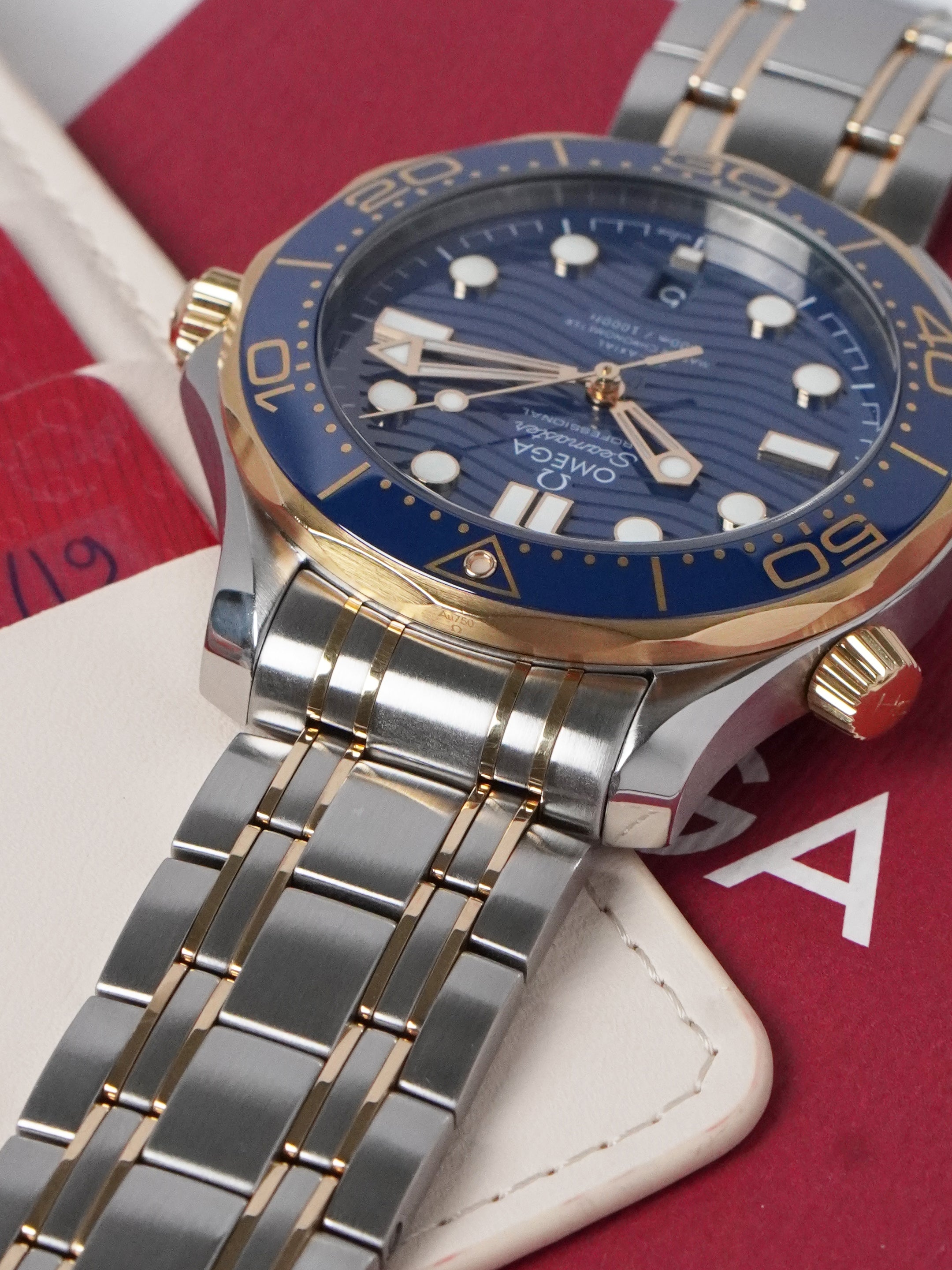 Omega Seamaster Diver 300M 210.20.42.20.03.001 - SS/18K YG, Blue Dial, Automatic, Full Set (2019)