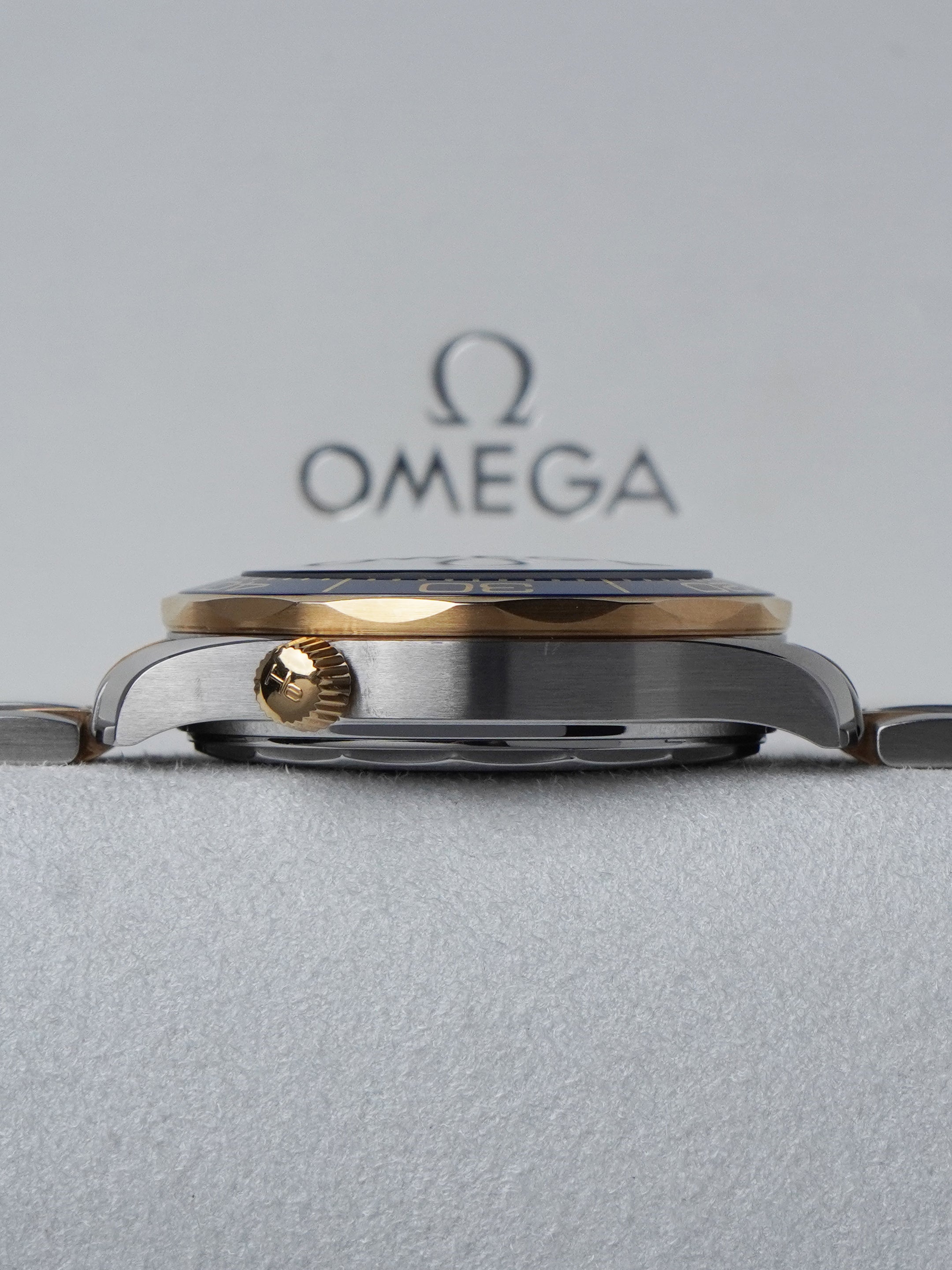 Omega Seamaster Diver 300M 210.20.42.20.03.001 - SS/18K YG, Blue Dial, Automatic, Full Set (2019)