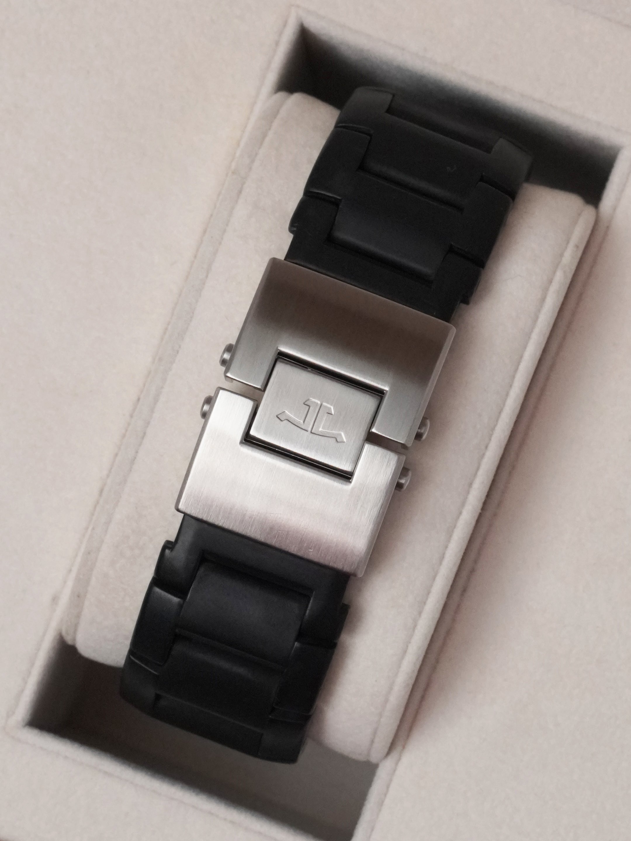 Jaeger-LeCoultre Reverso Squadra Hometime 230.8.77 - Full Set (2009)