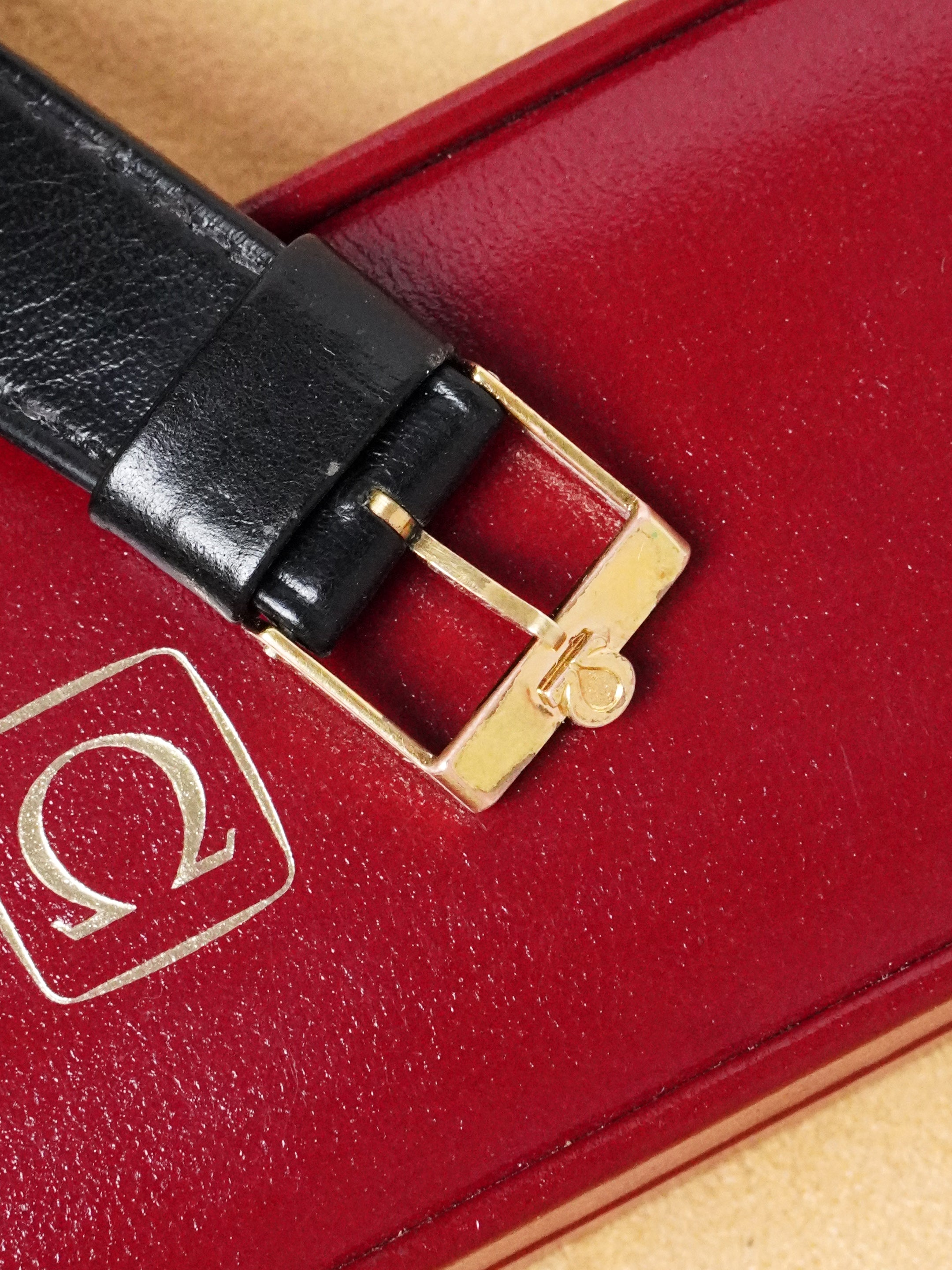 Omega Constellation Electronic F300hz 198.0027 - Gold-plated, Gold Dial, Quartz, Original Box (1972)