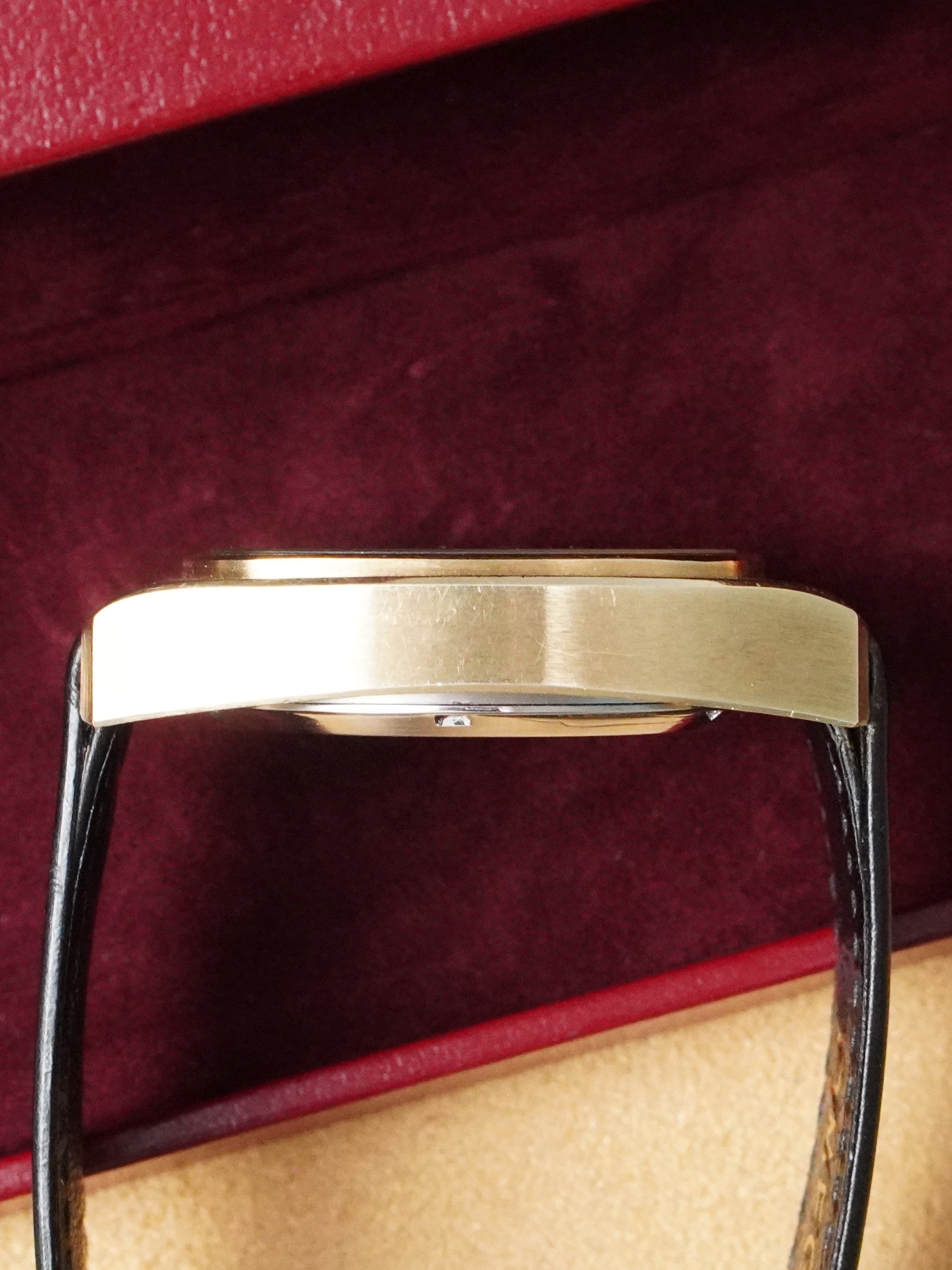 Omega Constellation Electronic F300hz 198.0027 - Gold-plated, Gold Dial, Quartz, Original Box (1972)