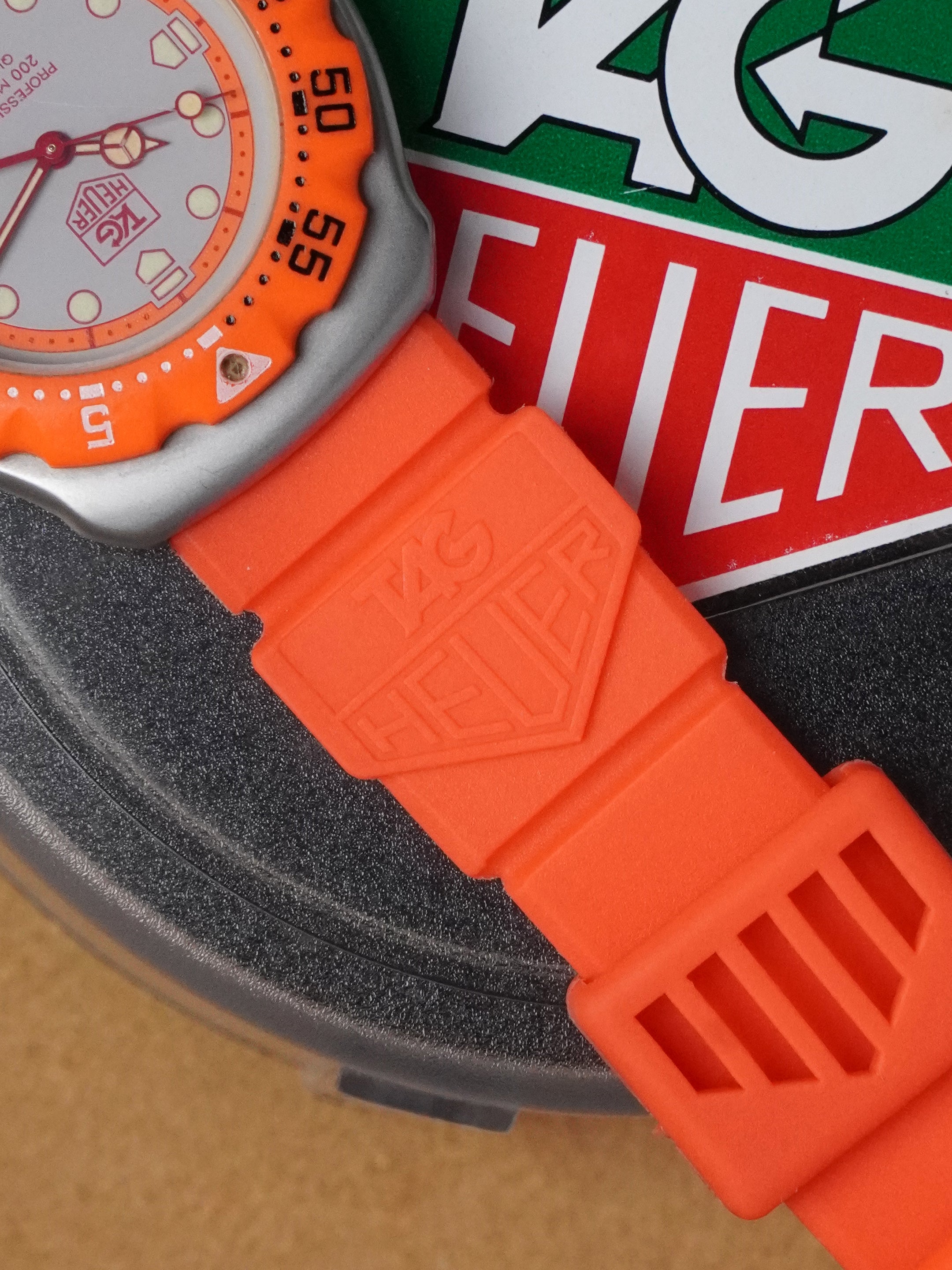 TAG Heuer Formula 1 Quartz 373.513 - Stainless Steel, Silver Dial, Quartz, Original Box (1988)