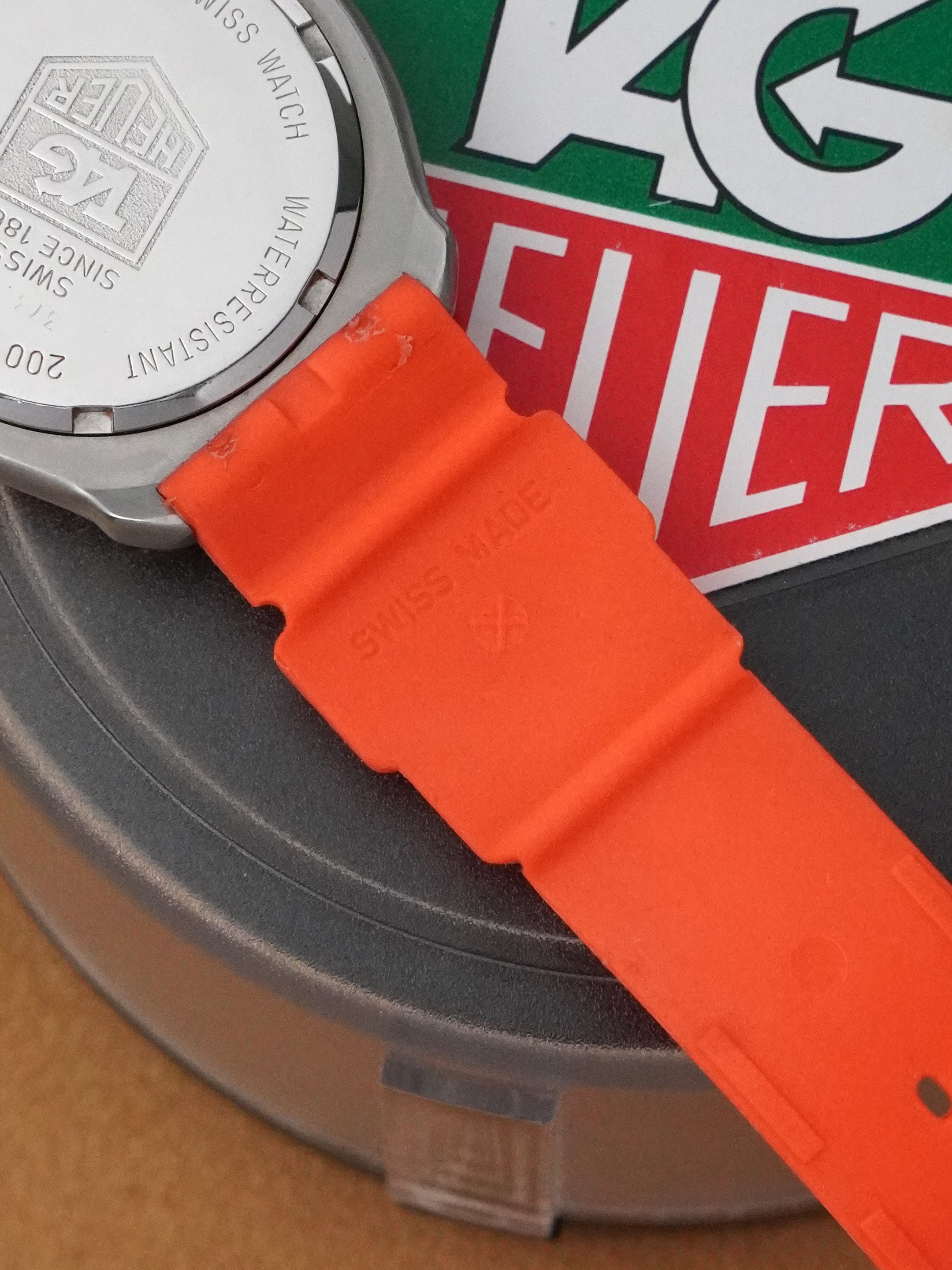 TAG Heuer Formula 1 Quartz 373.513 - Stainless Steel, Silver Dial, Quartz, Original Box (1988)