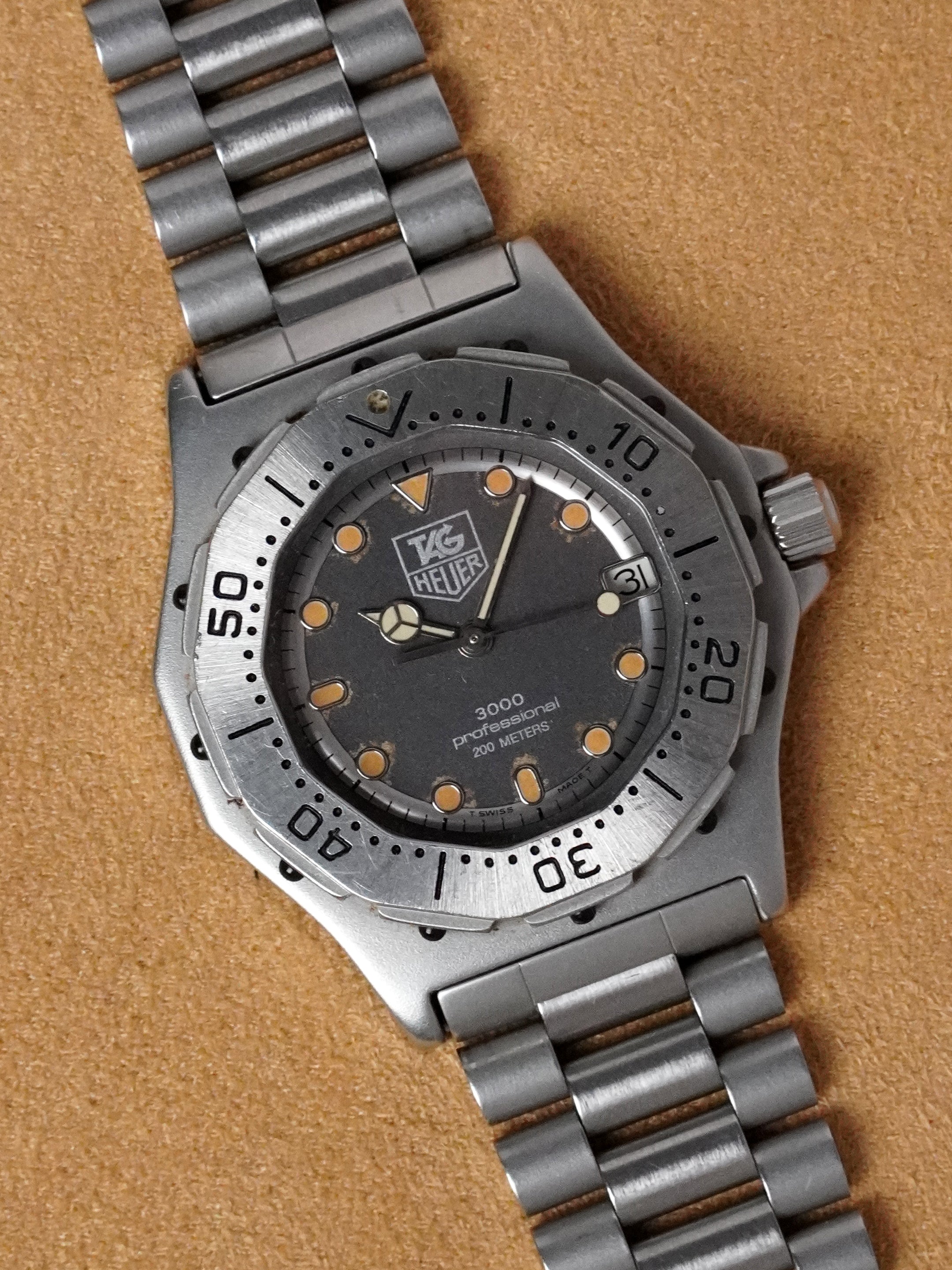TAG Heuer Professional 3000 932.213 - Stainless Steel, Grey Dial, Quartz, Watch Only (1988)