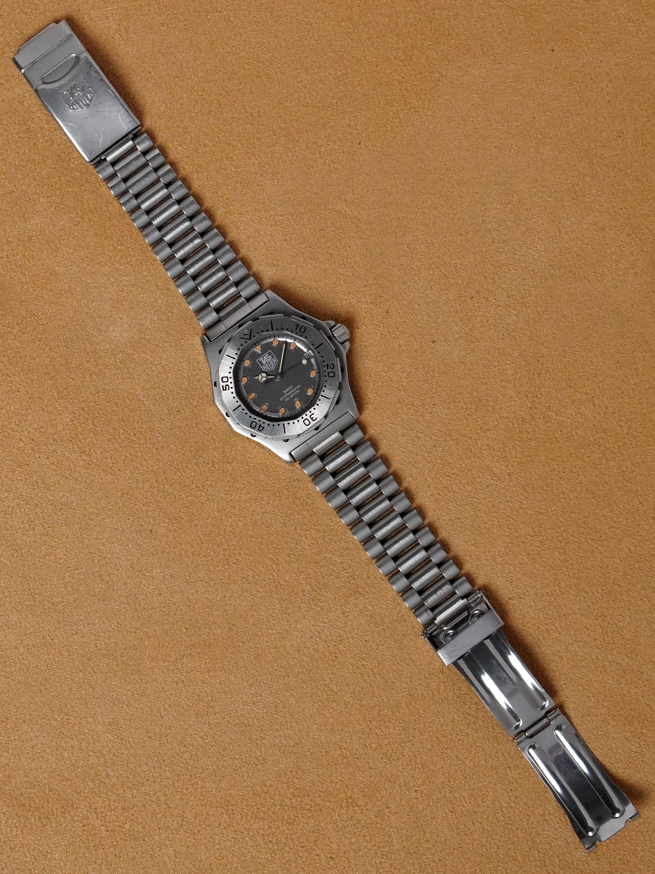 TAG Heuer Professional 3000 932.213 - Stainless Steel, Grey Dial, Quartz, Watch Only (1988)