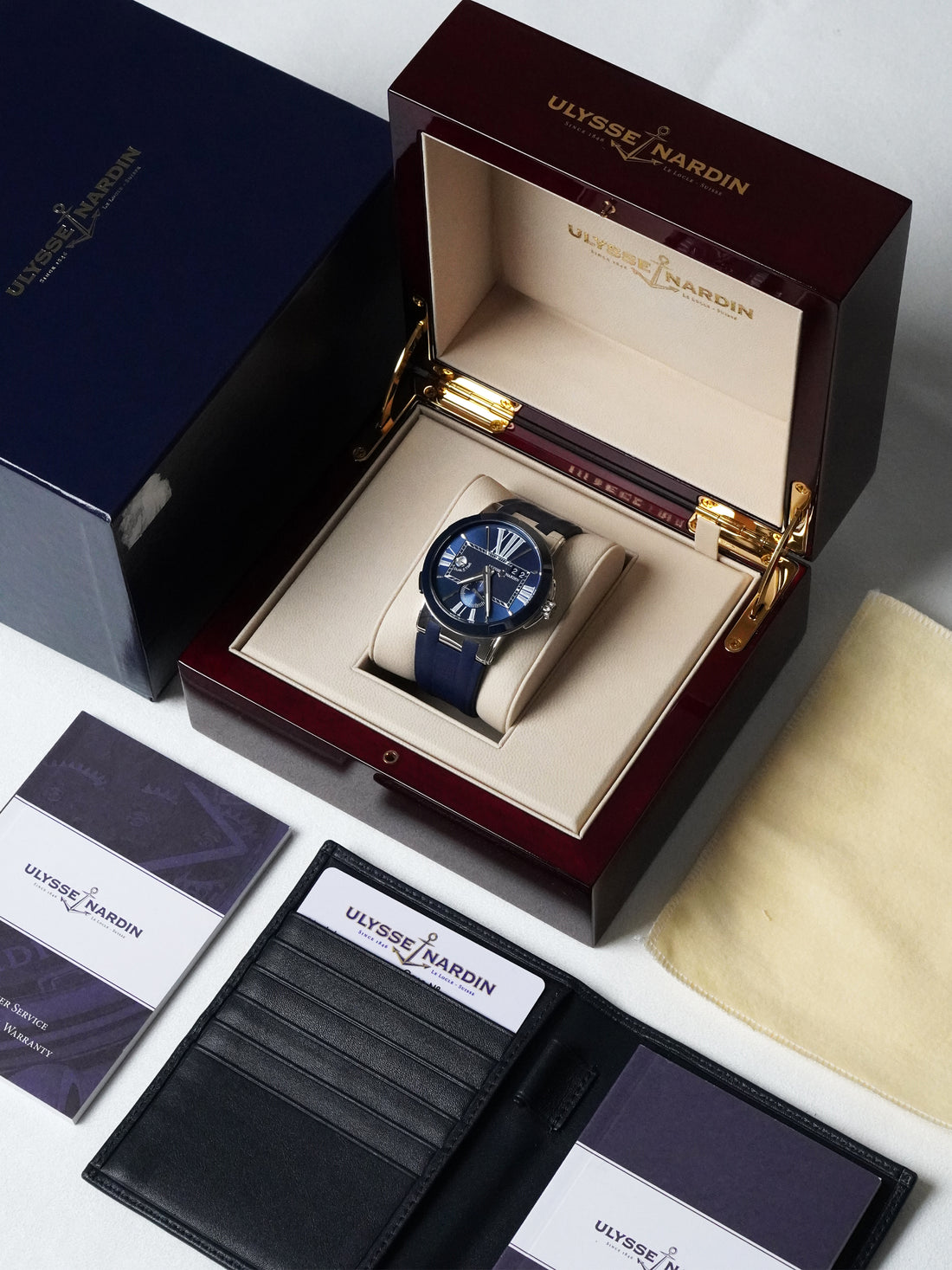 Ulysse Nardin Executive Dual Time 243-00-3/43 - Stainless Steel, Blue Dial, Automatic, Full Set (2015)