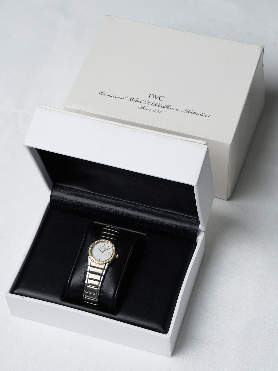 IWC Ingenieur 4550 - Titanium, Factory Diamond Bezel, White Dial, Quartz, Box (1989*)
