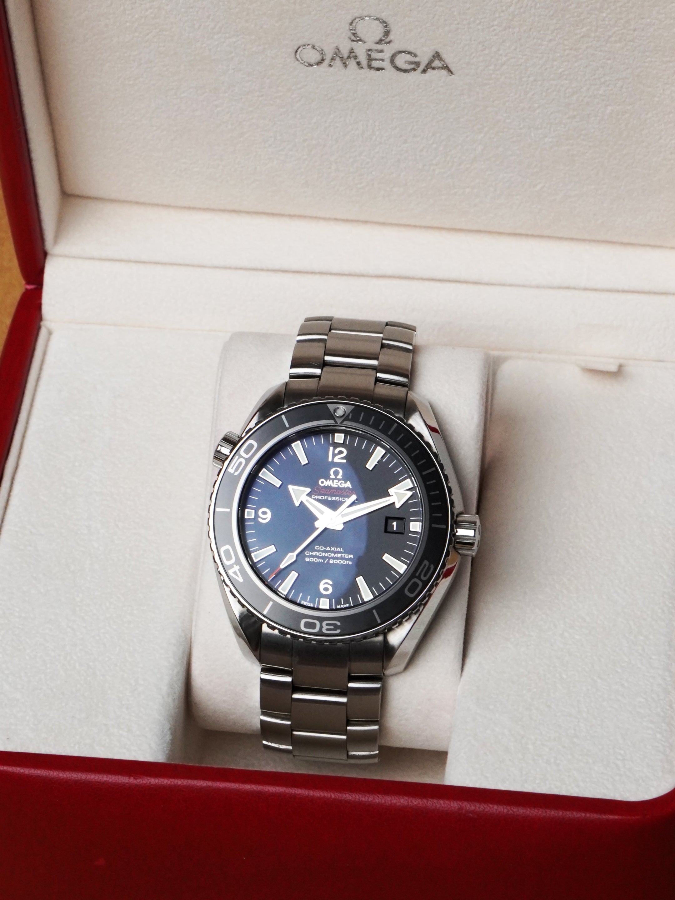 Omega Seamaster Planet Ocean 600m James Bond "SkyFall" 232.30.42.21.01.001 - Full Set (2012)