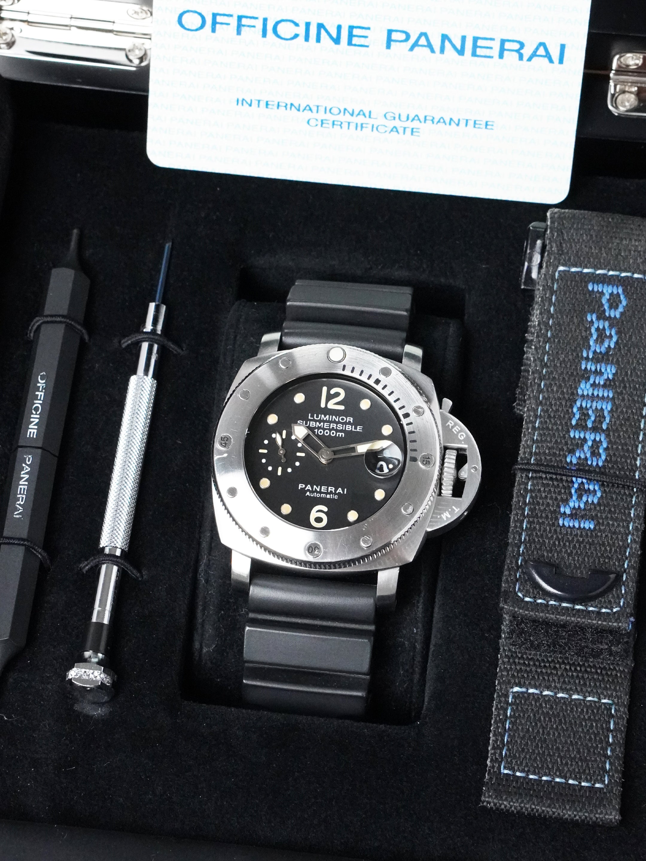 Panerai Luminor 1950 Submersible PAM 00243 - Stainless Steel, Black Dial, Full Set (2010)