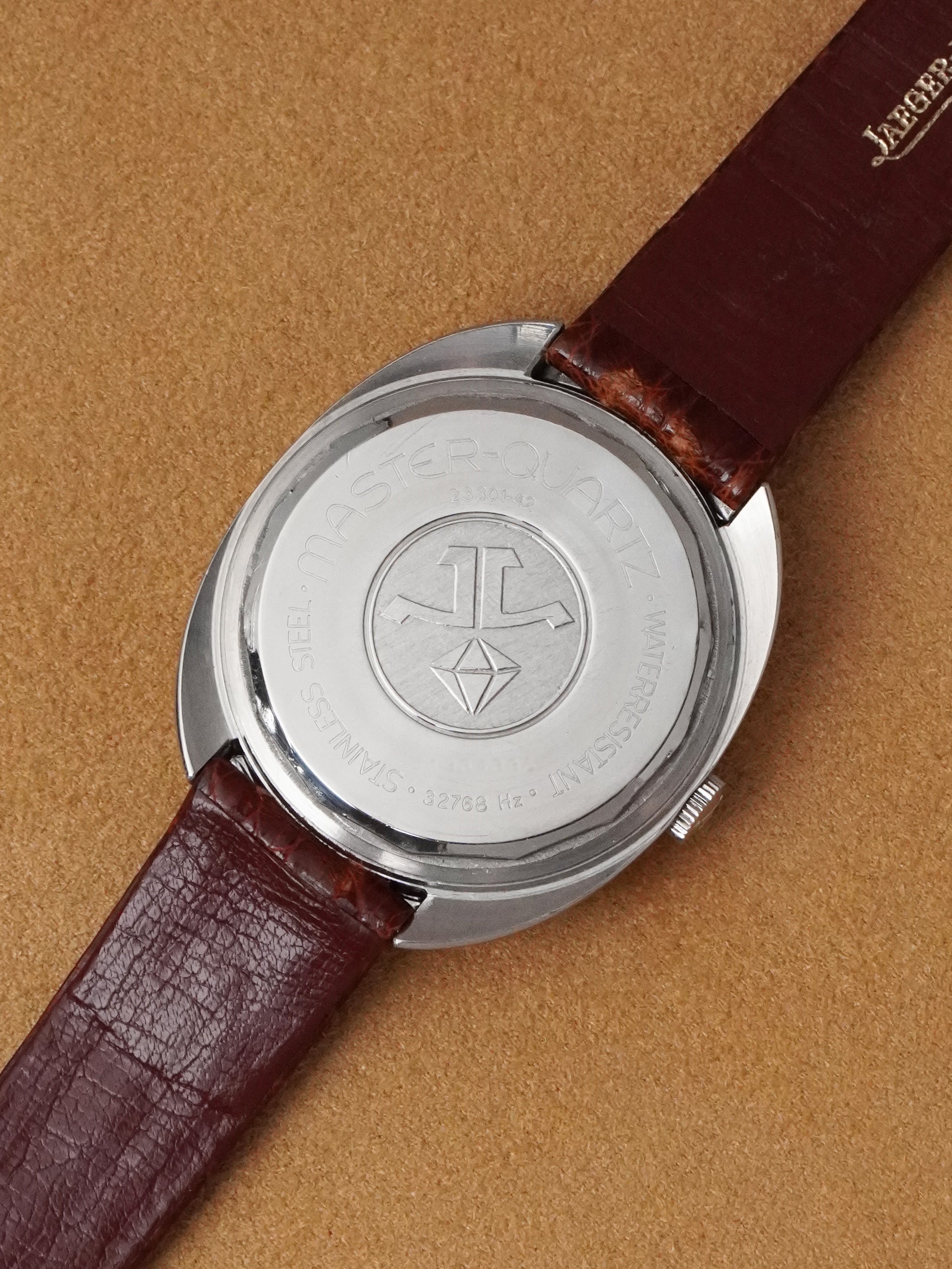 Jaeger-LeCoultre Master Quartz 23301-42 - Stainless Steel, Silver Dial, Quartz, Watch Only (1975)