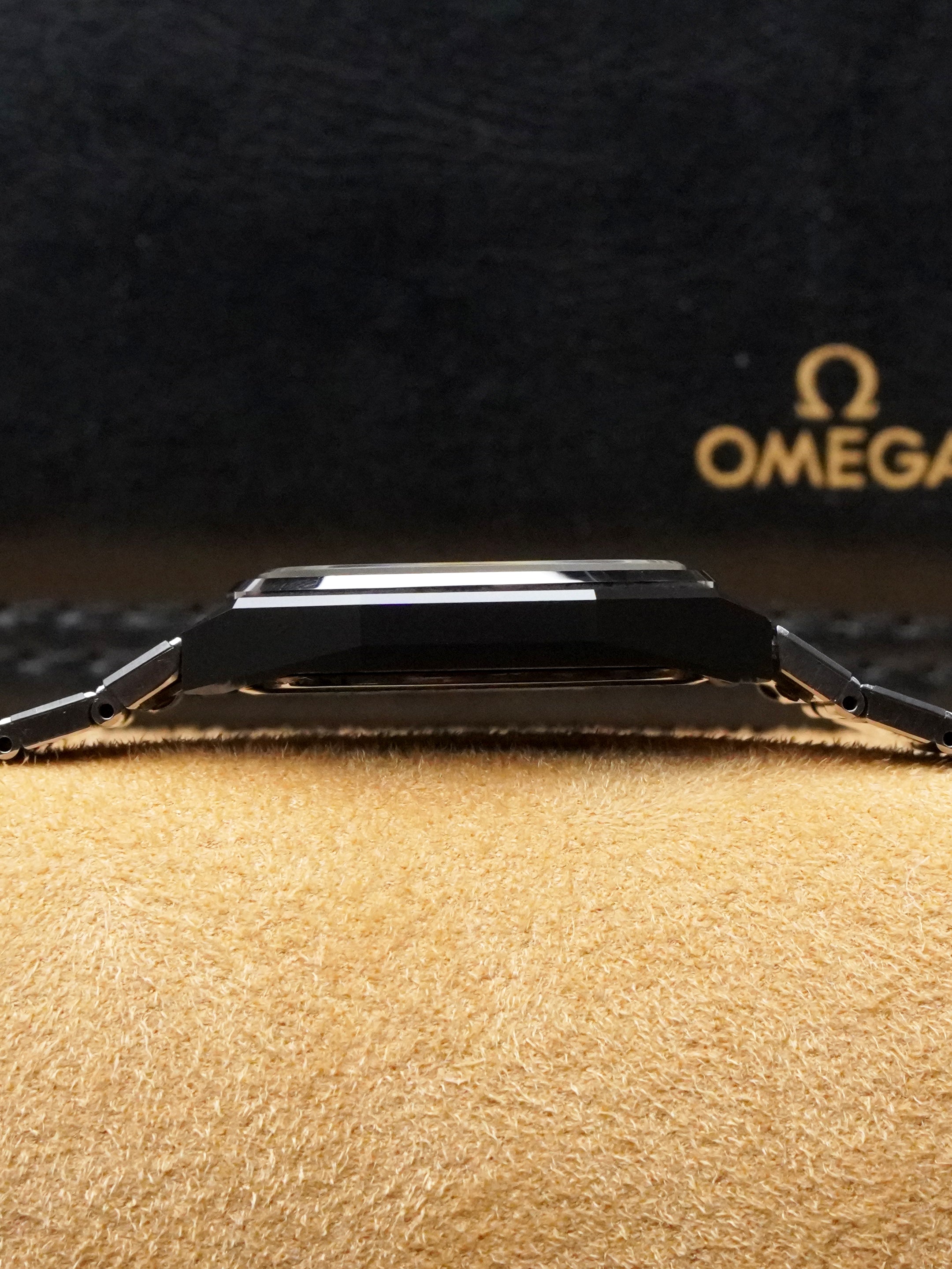 Omega Seamaster Cermet "Black Tulip" 396.0945 - Ceramic, Quartz, Full Set (1982)