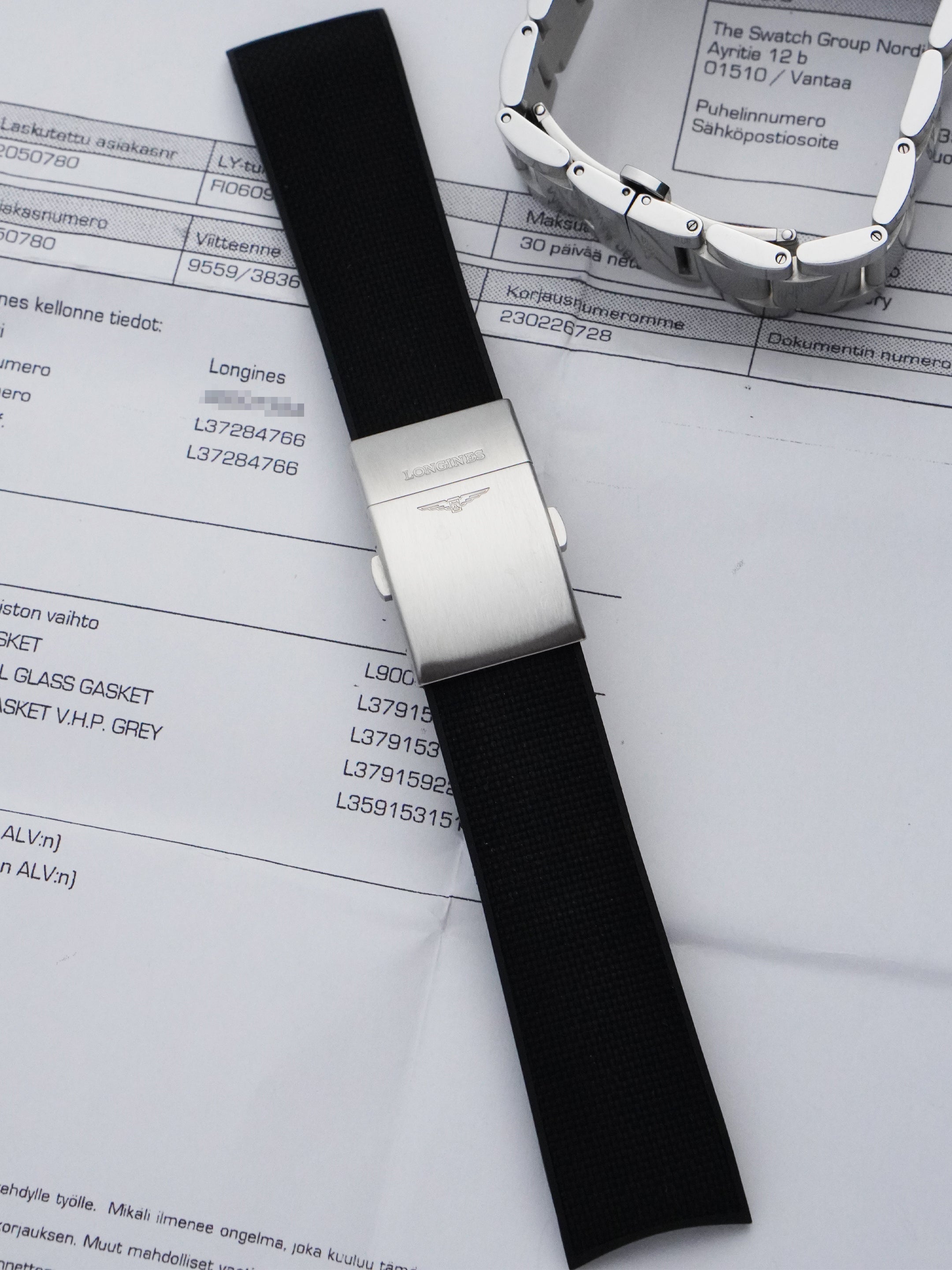 Longines Conquest V.H.P. GMT L3.728.4.76.6 - Stainless Steel, White Dial, Full Set (2022)