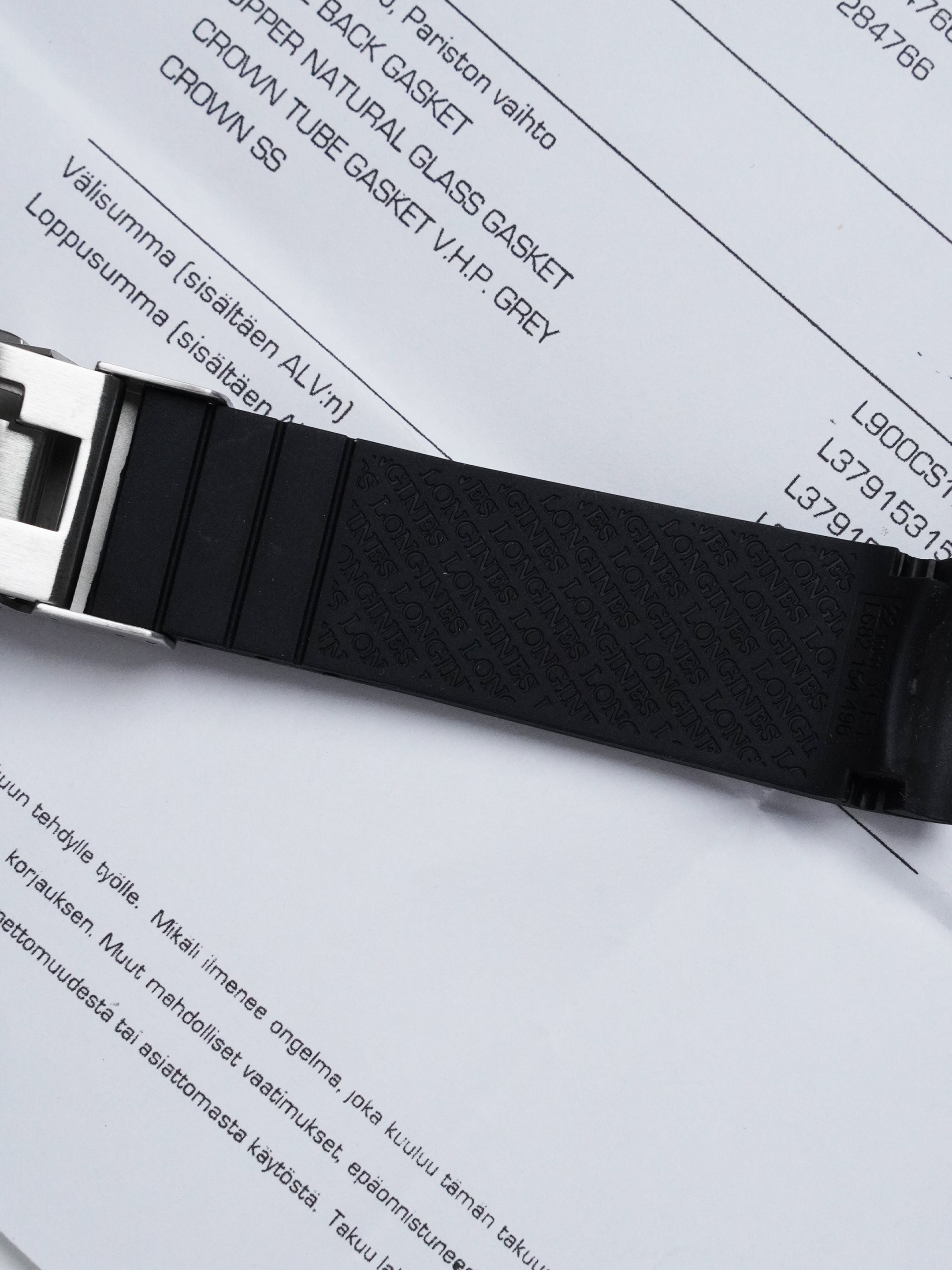 Longines Conquest V.H.P. GMT L3.728.4.76.6 - Stainless Steel, White Dial, Full Set (2022)