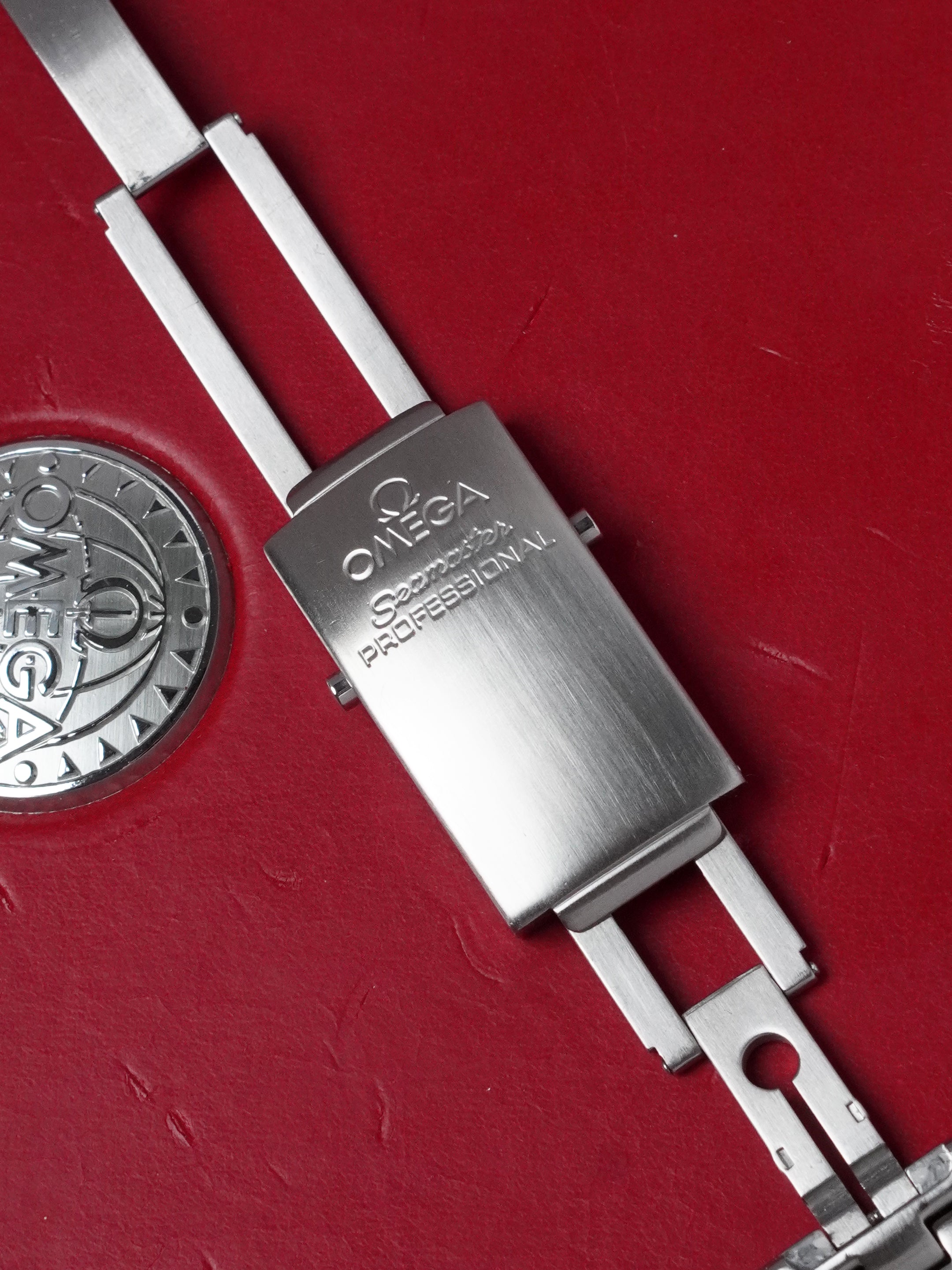 Omega Seamaster Diver 300 M 2541.80.00 - "James Bond" GoldenEye, Quartz (1998)