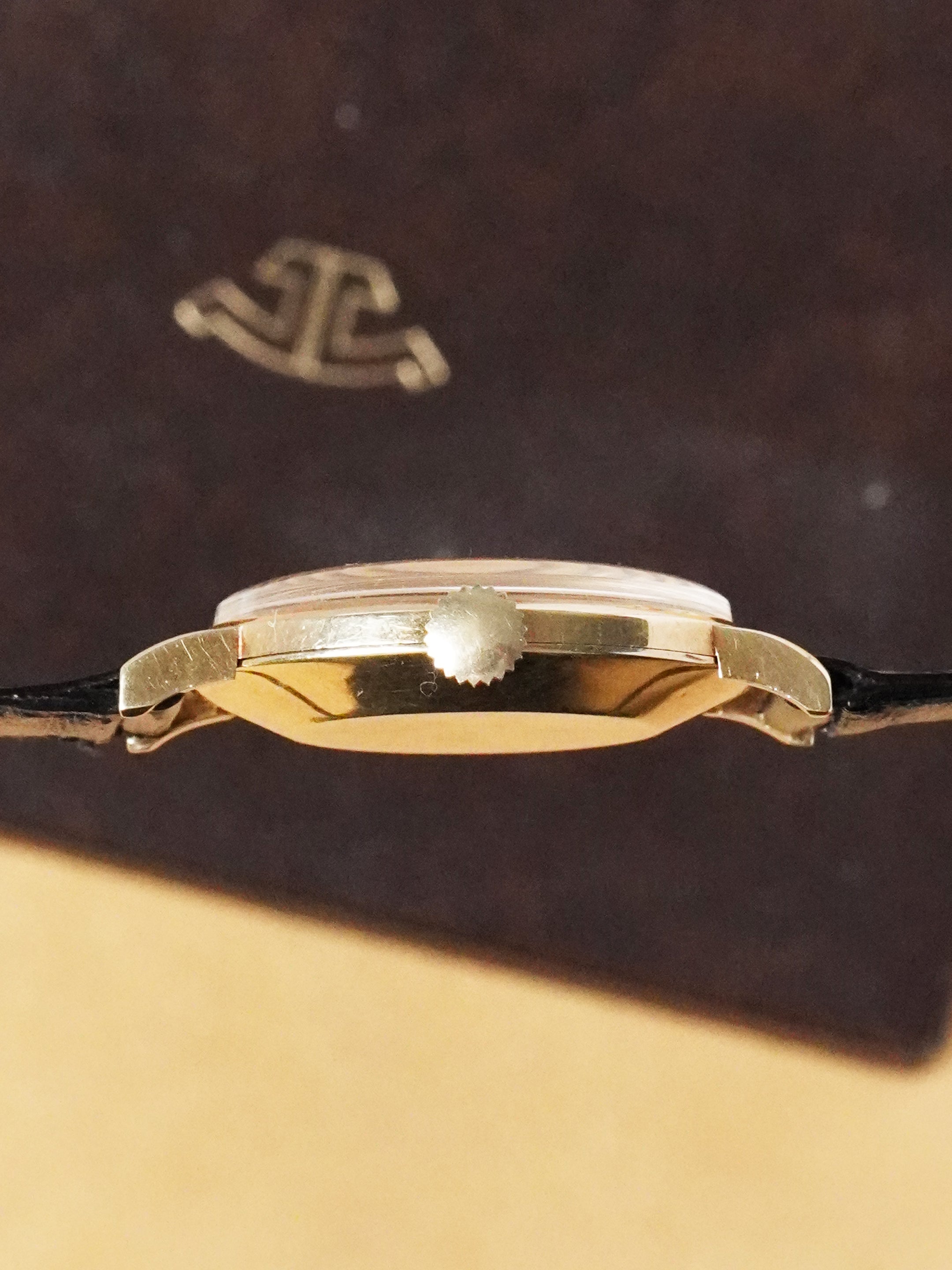 Jaeger-LeCoultre 2953 - 14k 0.585 Yellow Gold, Cream Dial, Manual Winding, Box (1957)