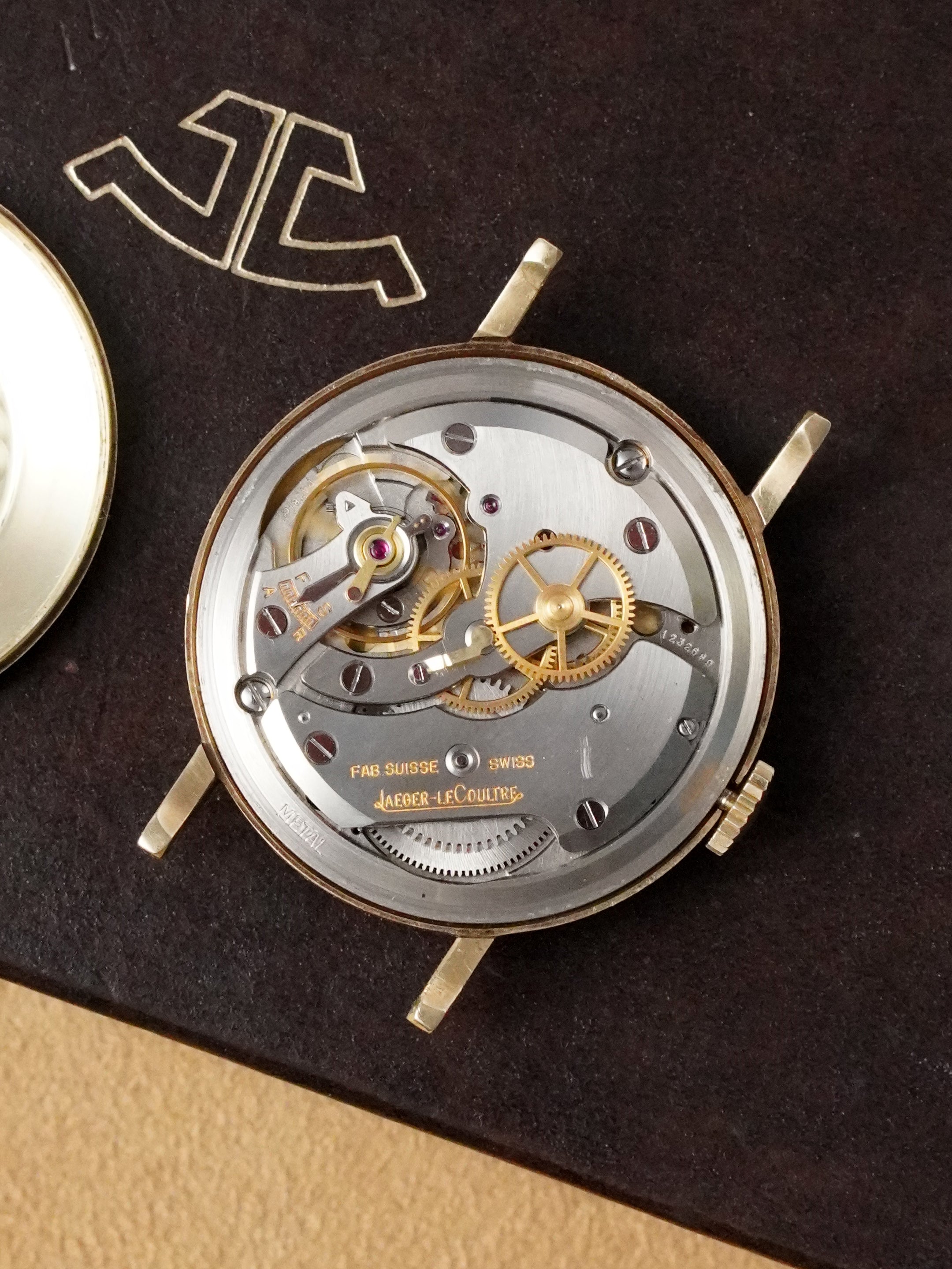 Jaeger-LeCoultre 2953 - 14k 0.585 Yellow Gold, Cream Dial, Manual Winding, Box (1957)
