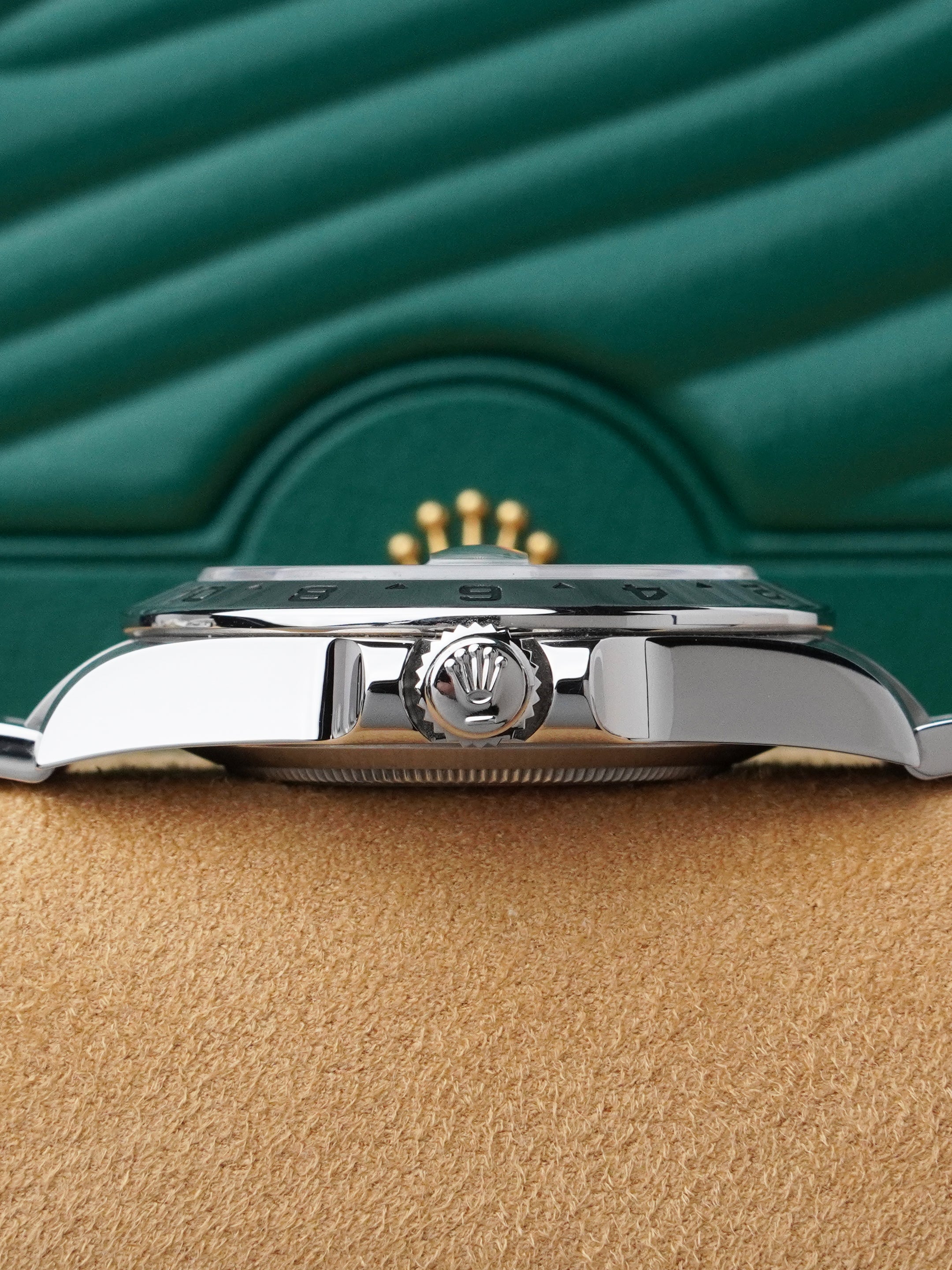 Rolex Explorer II "Polar" 216570 - Stainless Steel, White Dial, Automatic, Full Set (2017)