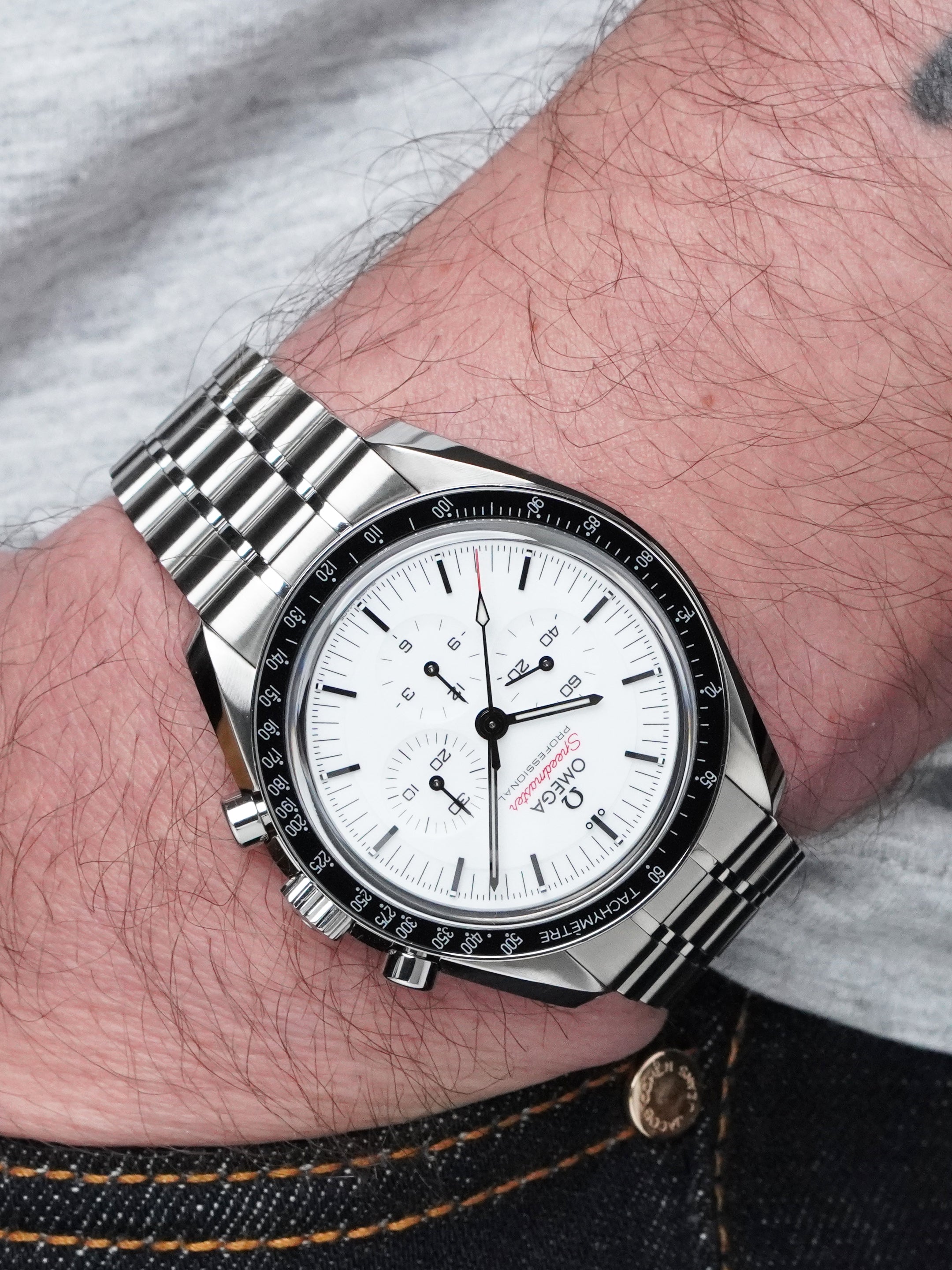 Omega Speedmaster Professional Moonwatch "White Dial" 310.30.42.50.04.001 - Full Set (2024)