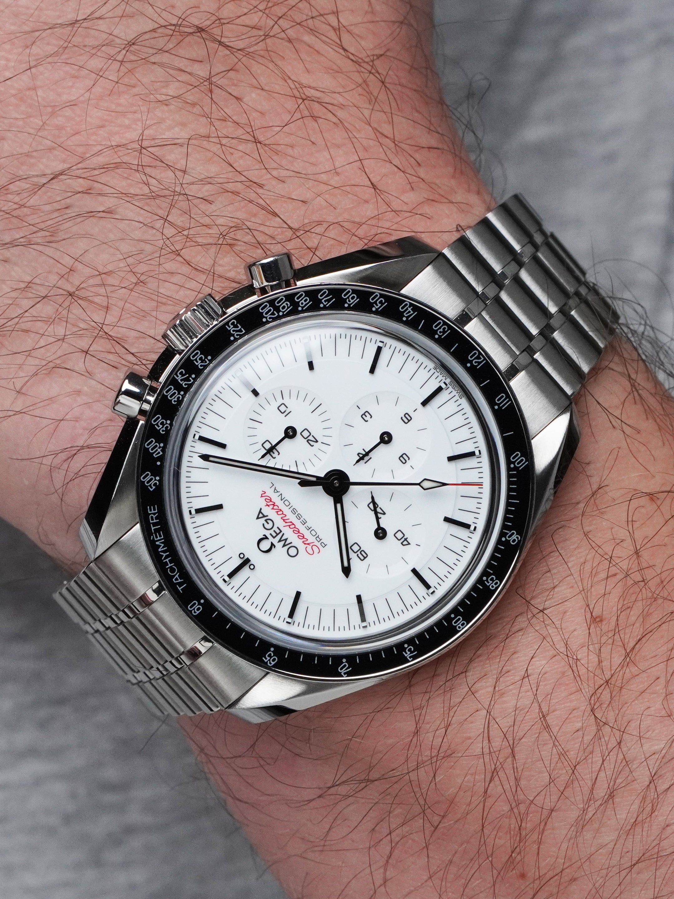 Omega Speedmaster Professional Moonwatch "White Dial" 310.30.42.50.04.001 - Full Set (2024)